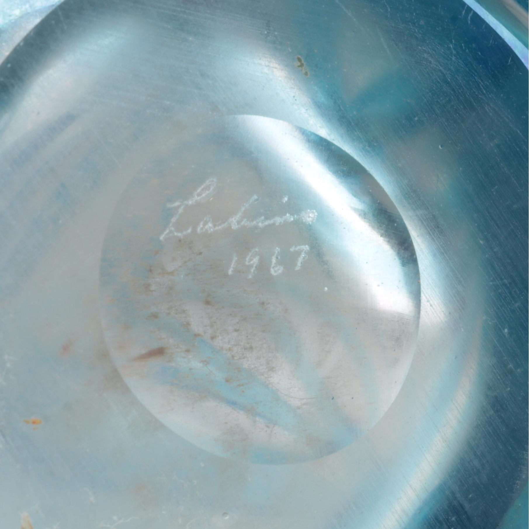 Dominick Labino Blown Blue Iridescent Feathered and Crackled Glass Vase, 1967