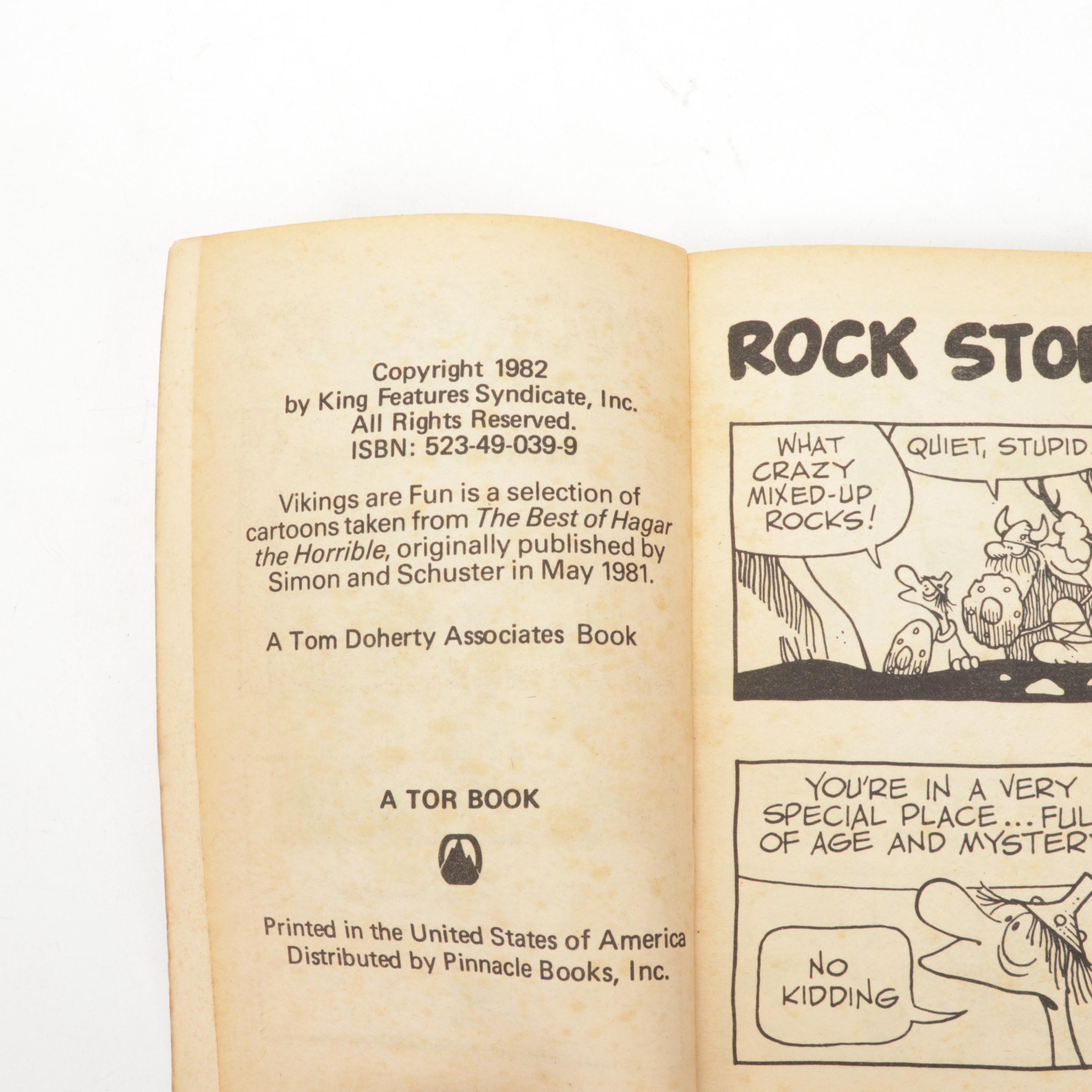 Sunday Funnies Pocket Books & Comics Feat. "Peanuts", "Dennis the Menace" & More