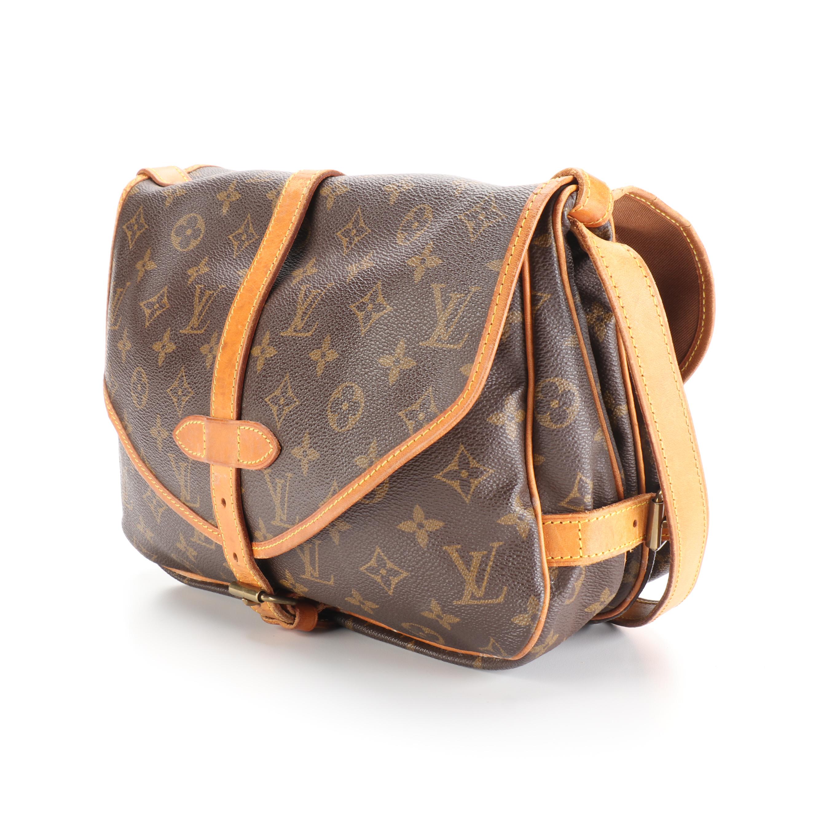 Louis Vuitton Saumur 30 Messenger Bag in Monogram Canvas and Leather
