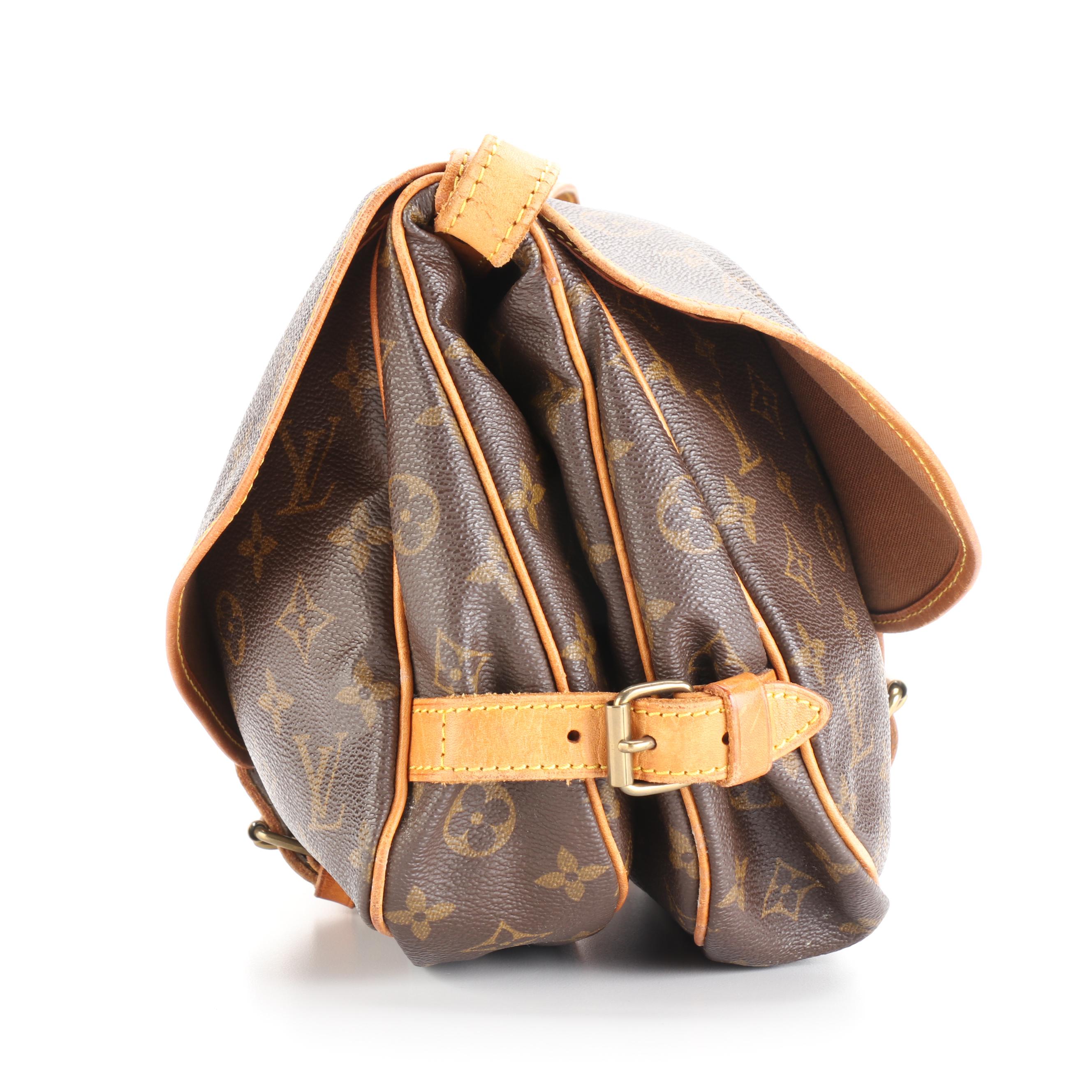 Louis Vuitton Saumur 30 Messenger Bag in Monogram Canvas and Leather