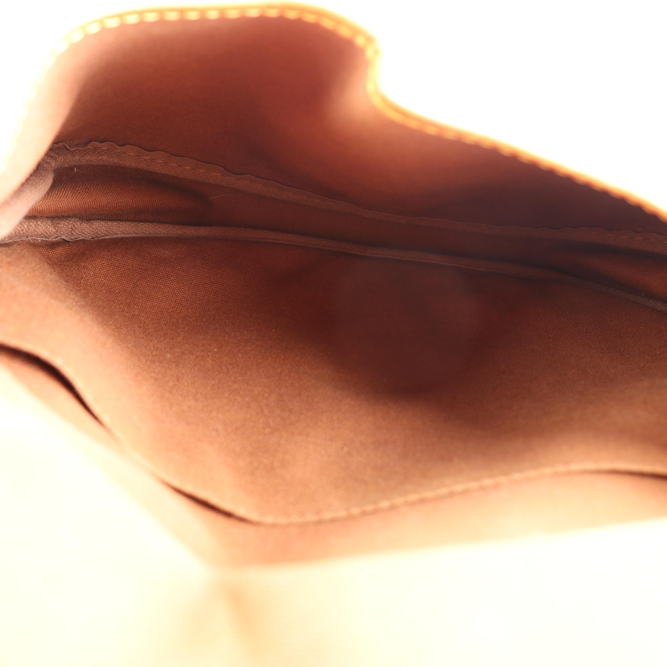 Louis Vuitton Saumur 30 Messenger Bag in Monogram Canvas and Leather