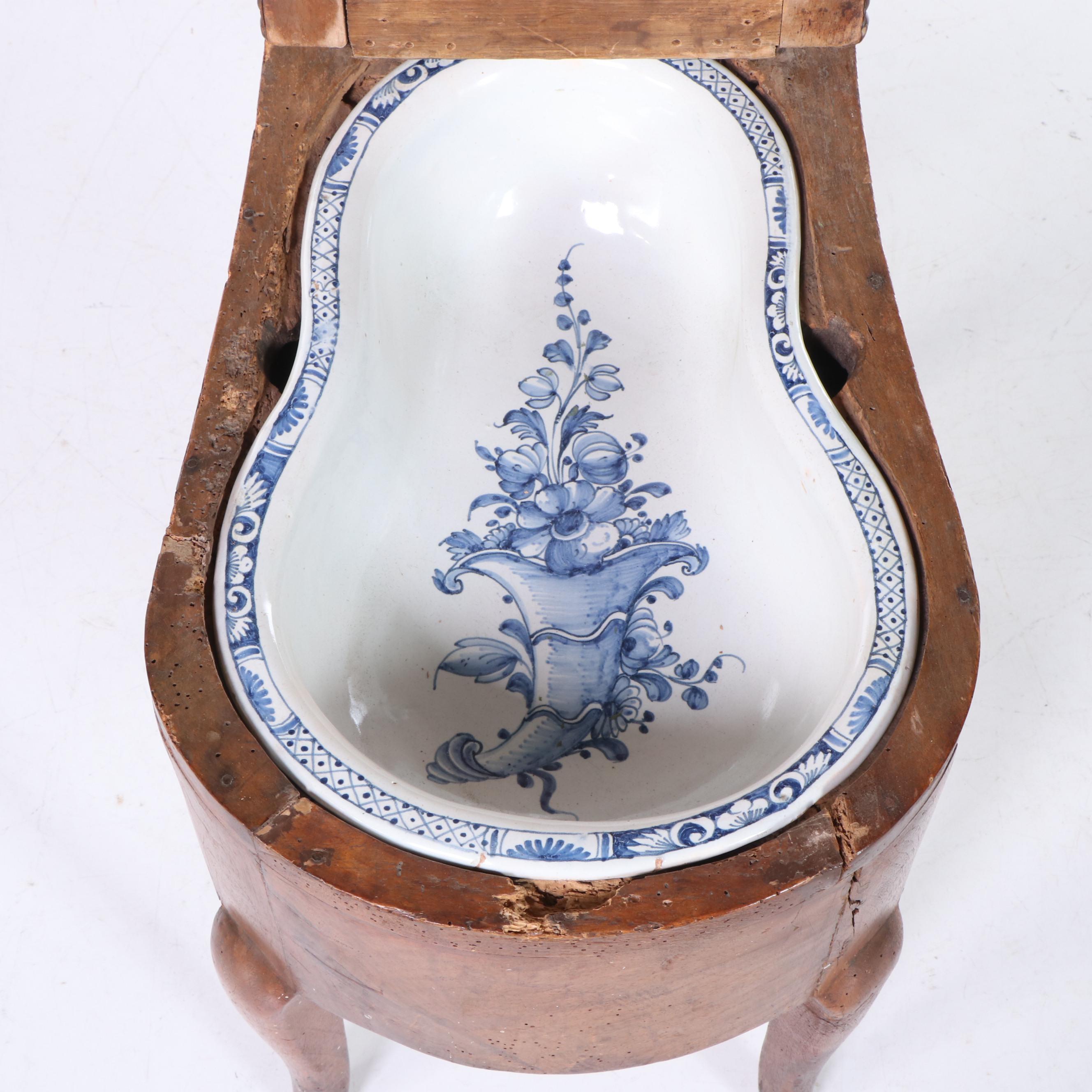 French Leather Upholstered Bidet Chair with Tin-Glazed Bowl, 18th Century