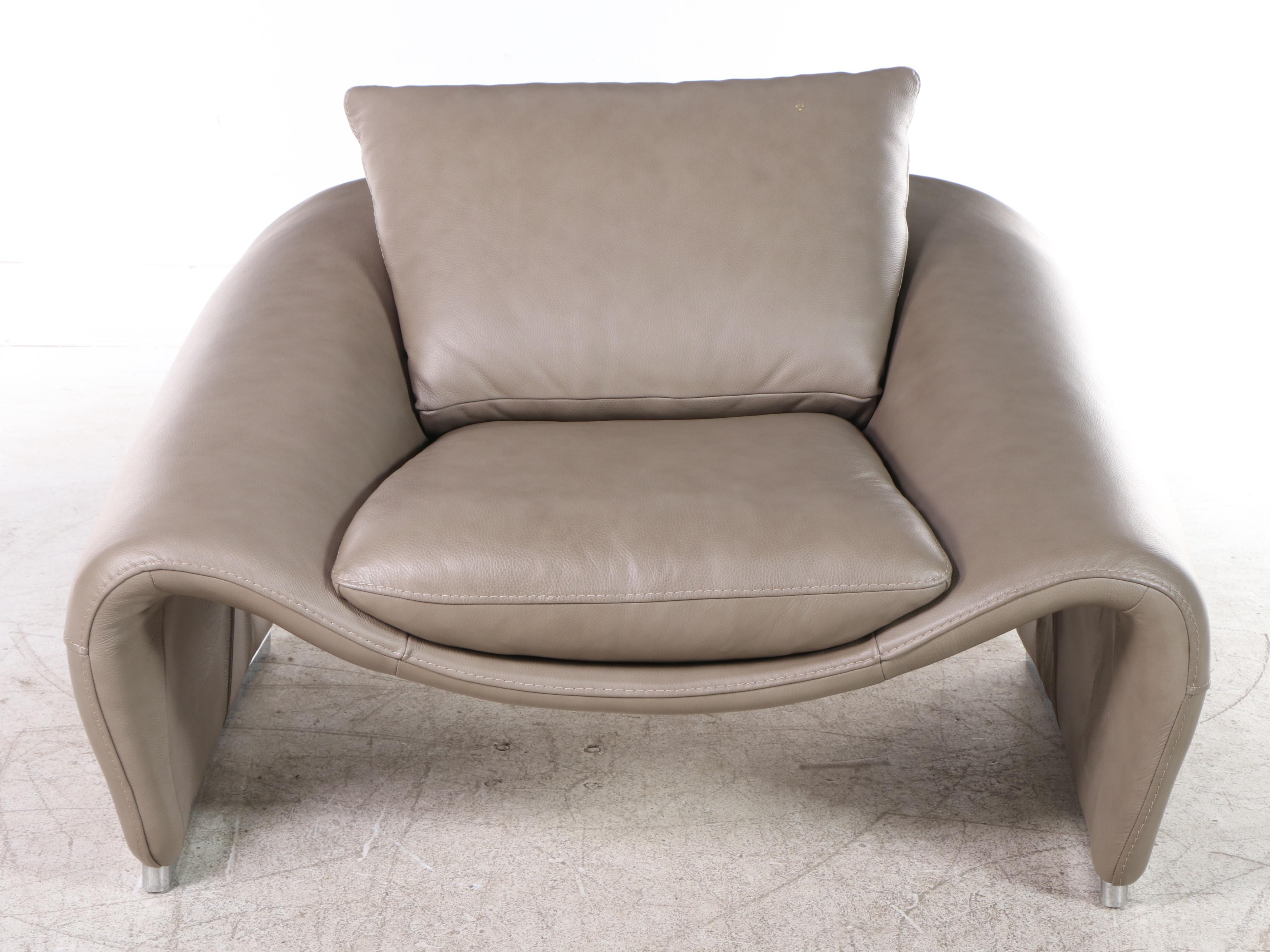 Chateau D'ax Modernist Style Leather and Chrome Lounge Chair