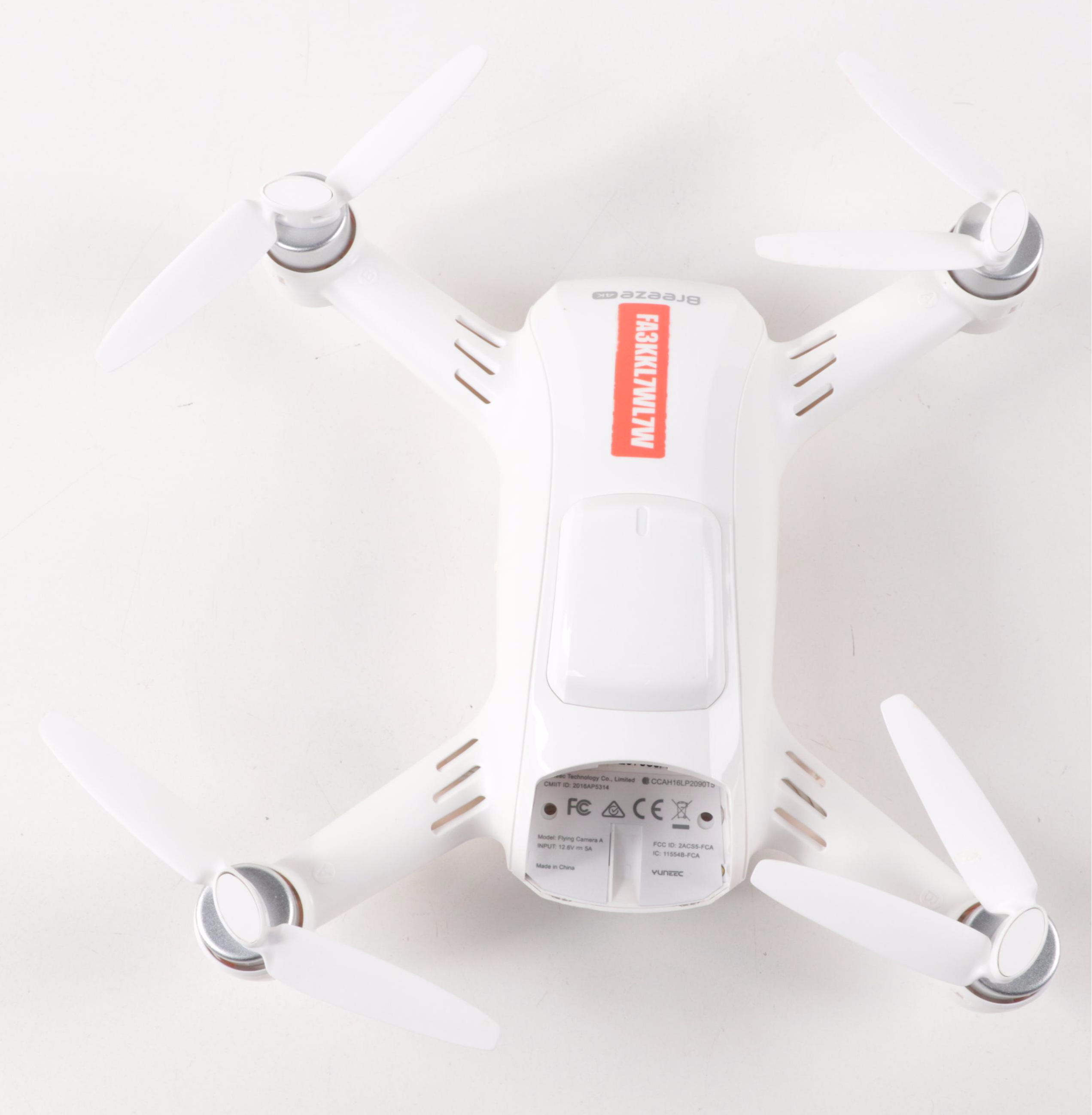 Yuneec "Breeze 4K" Flying Camera Smart Drone in Carrying Case