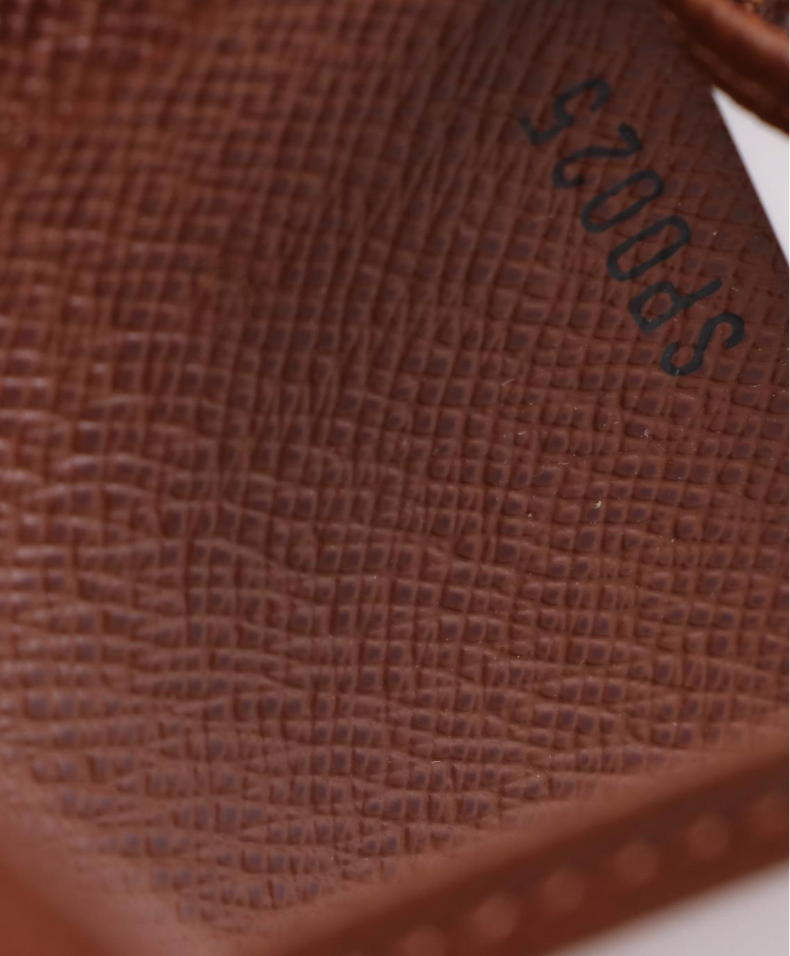 Louis Vuitton ID Card Holder in Taïga Leather