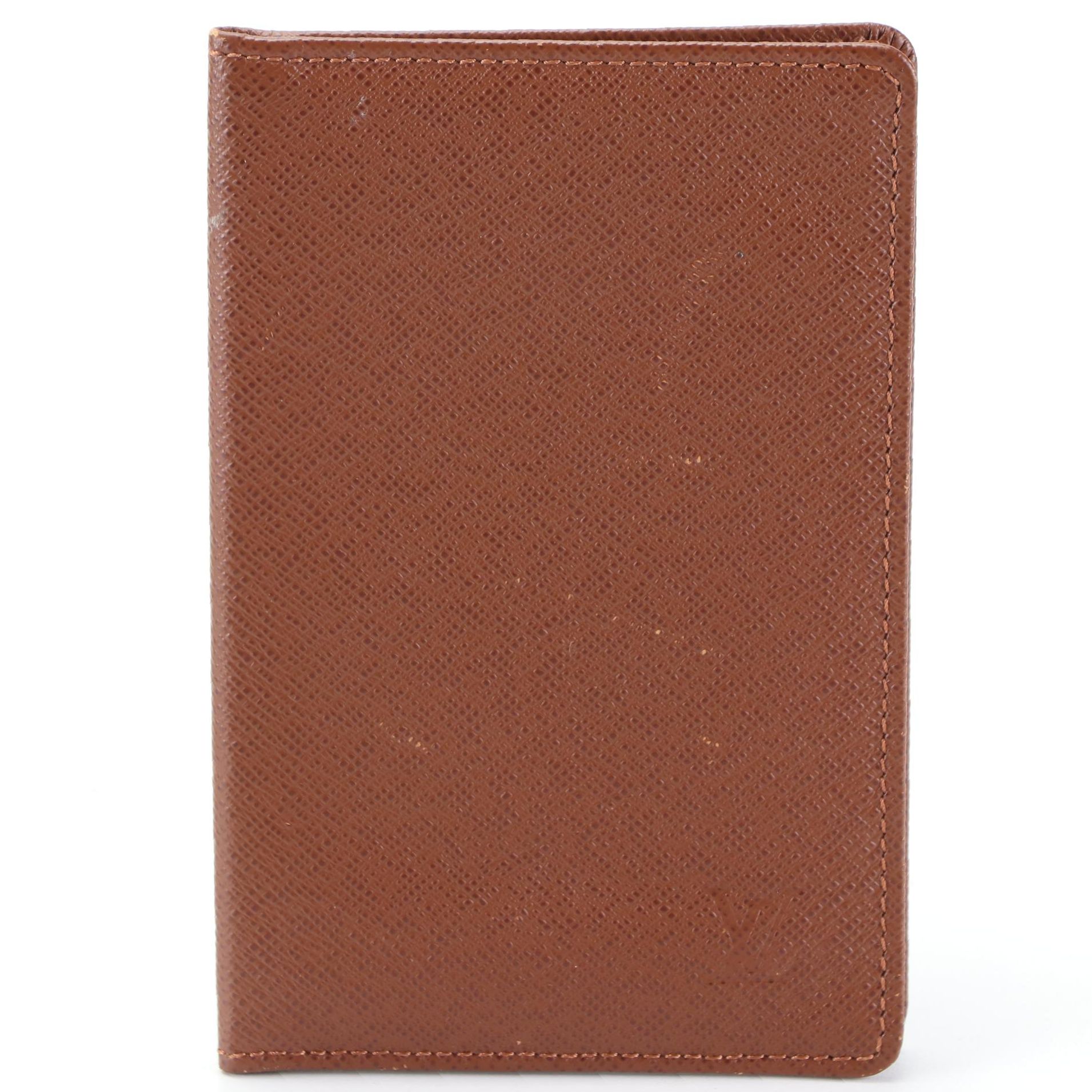 Louis Vuitton ID Card Holder in Taïga Leather