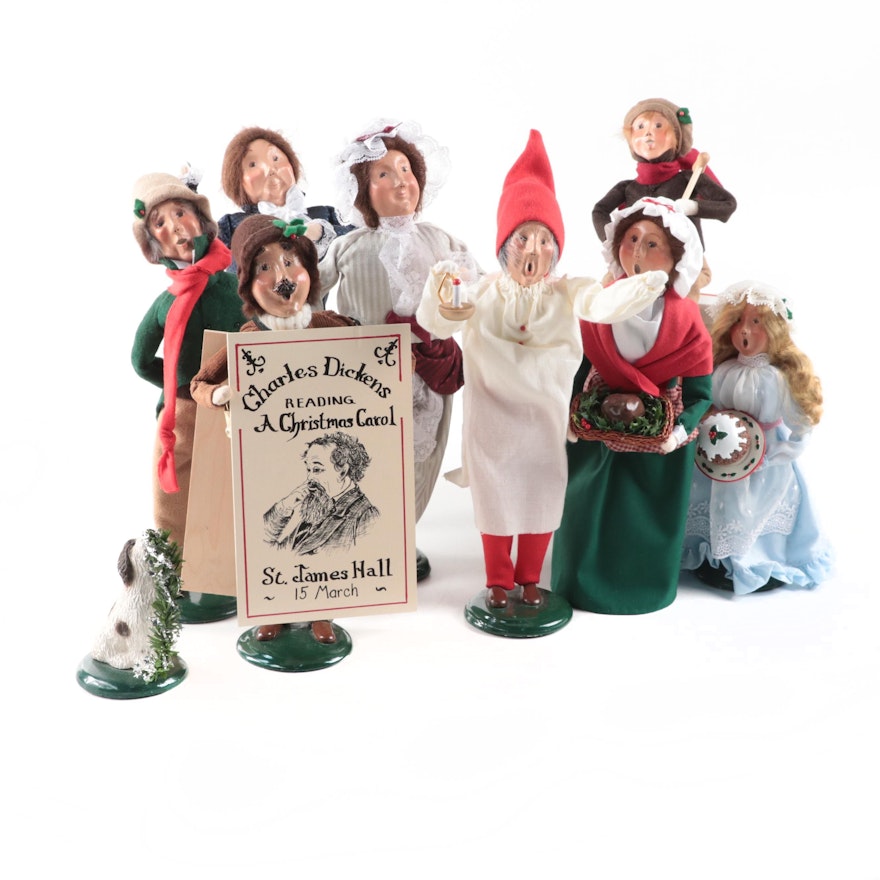 Byers' Choice "The Carolers" Figurines With Fireplace