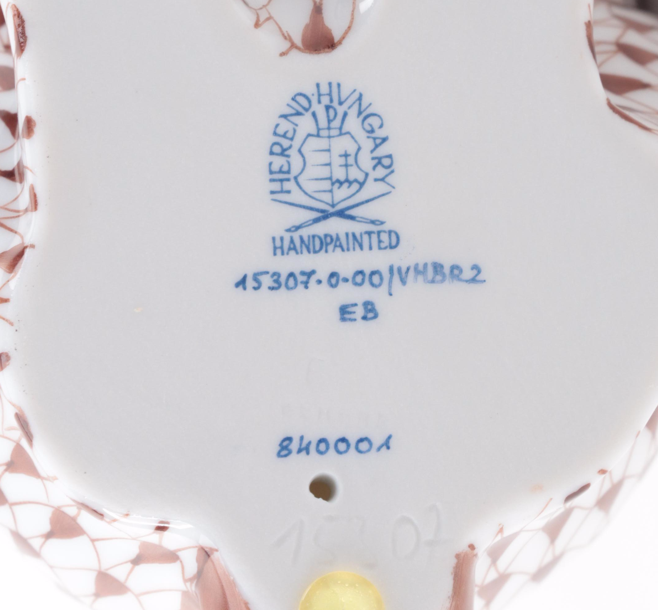 Herend Chocolate Fishnet with Gold "Bunny with Paws Up" Porcelain Figurine