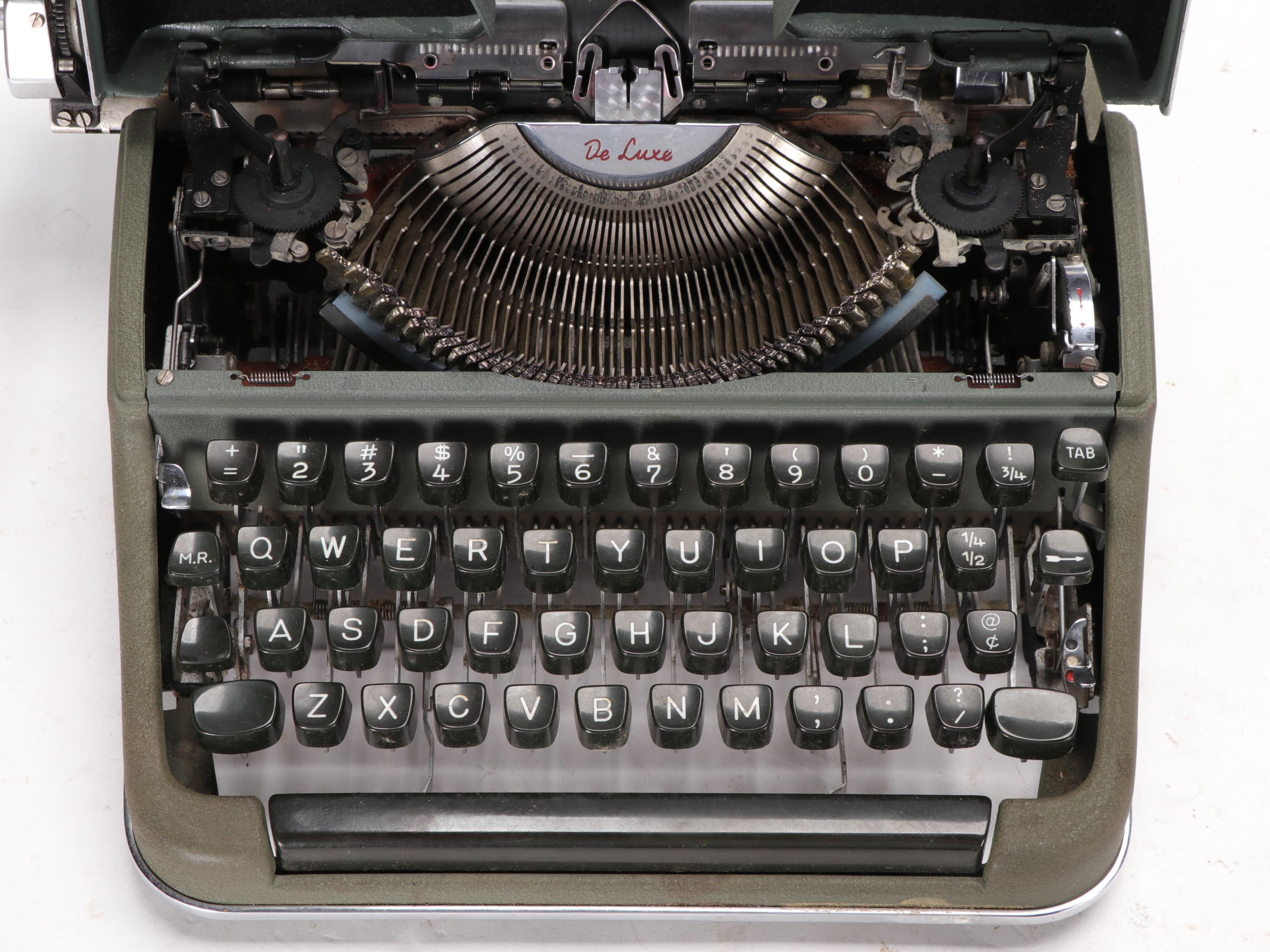Olympia De Luxe Portable Typewriter, Mid-20th Century