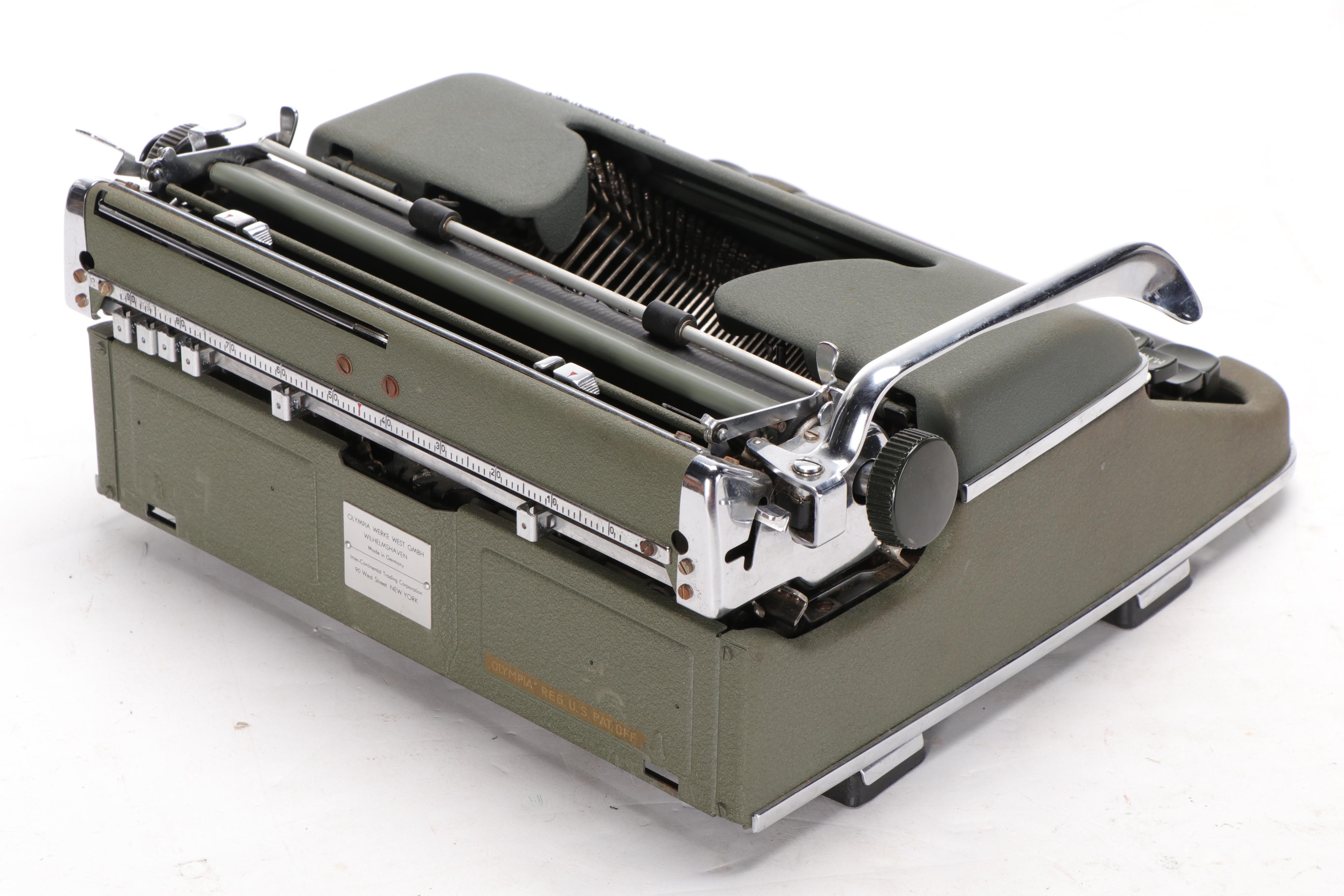 Olympia De Luxe Portable Typewriter, Mid-20th Century