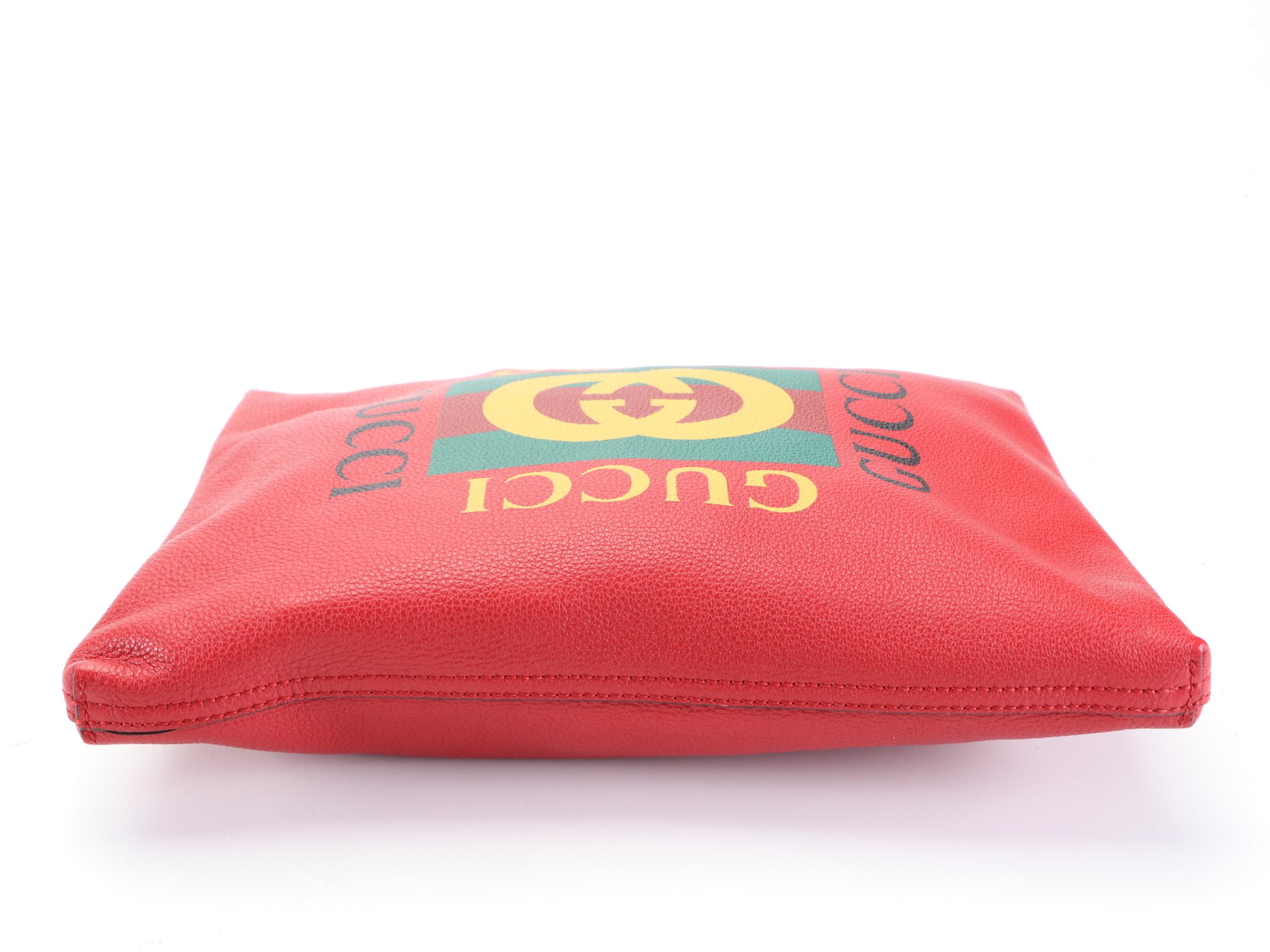 Gucci Logo Portfolio Pouch in Pebbled Calfskin Leather with Box