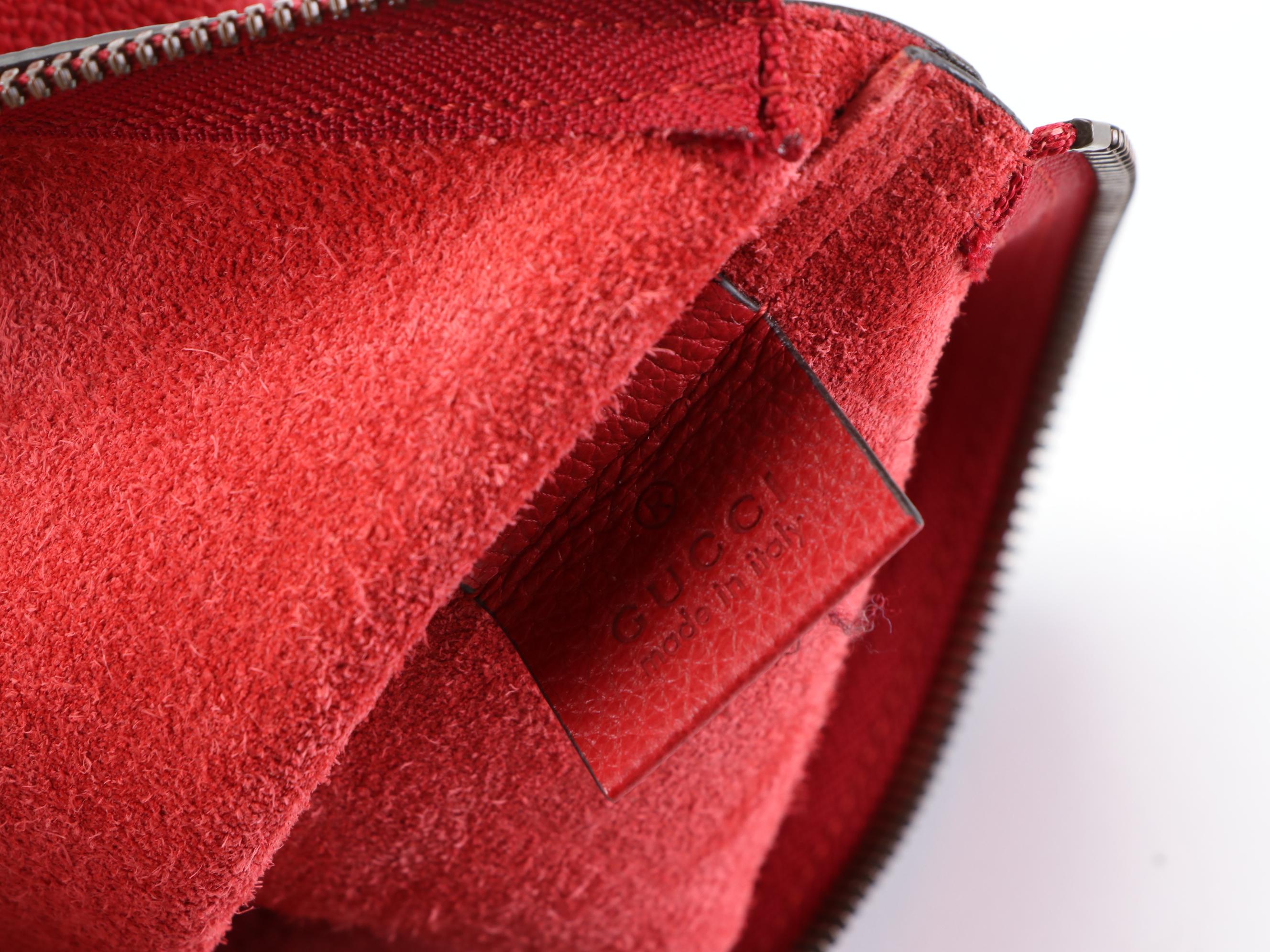 Gucci Logo Portfolio Pouch in Pebbled Calfskin Leather with Box