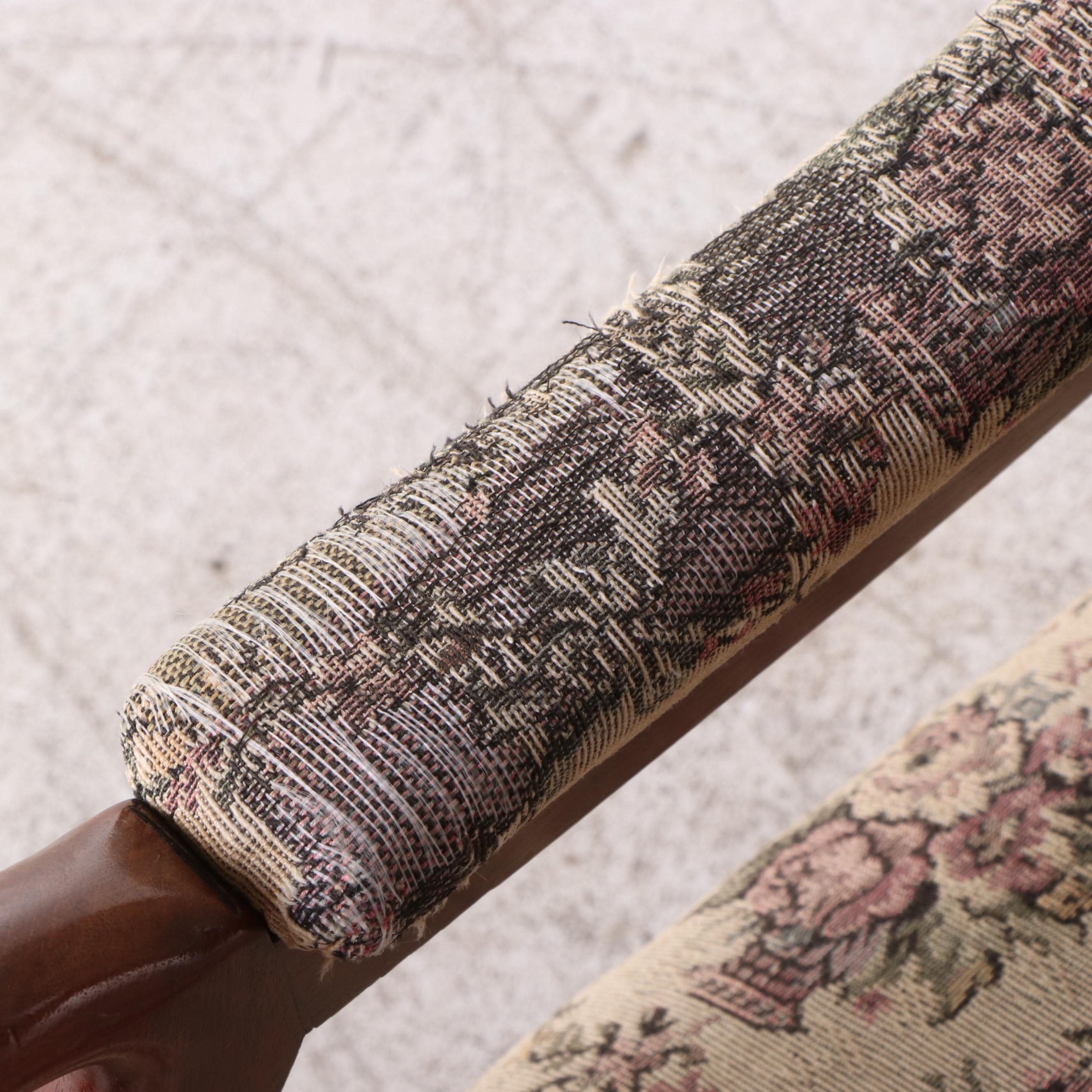 Classical Style Rose-Carved Mahogany Platform-Rocking Chair with Gooseneck Arms