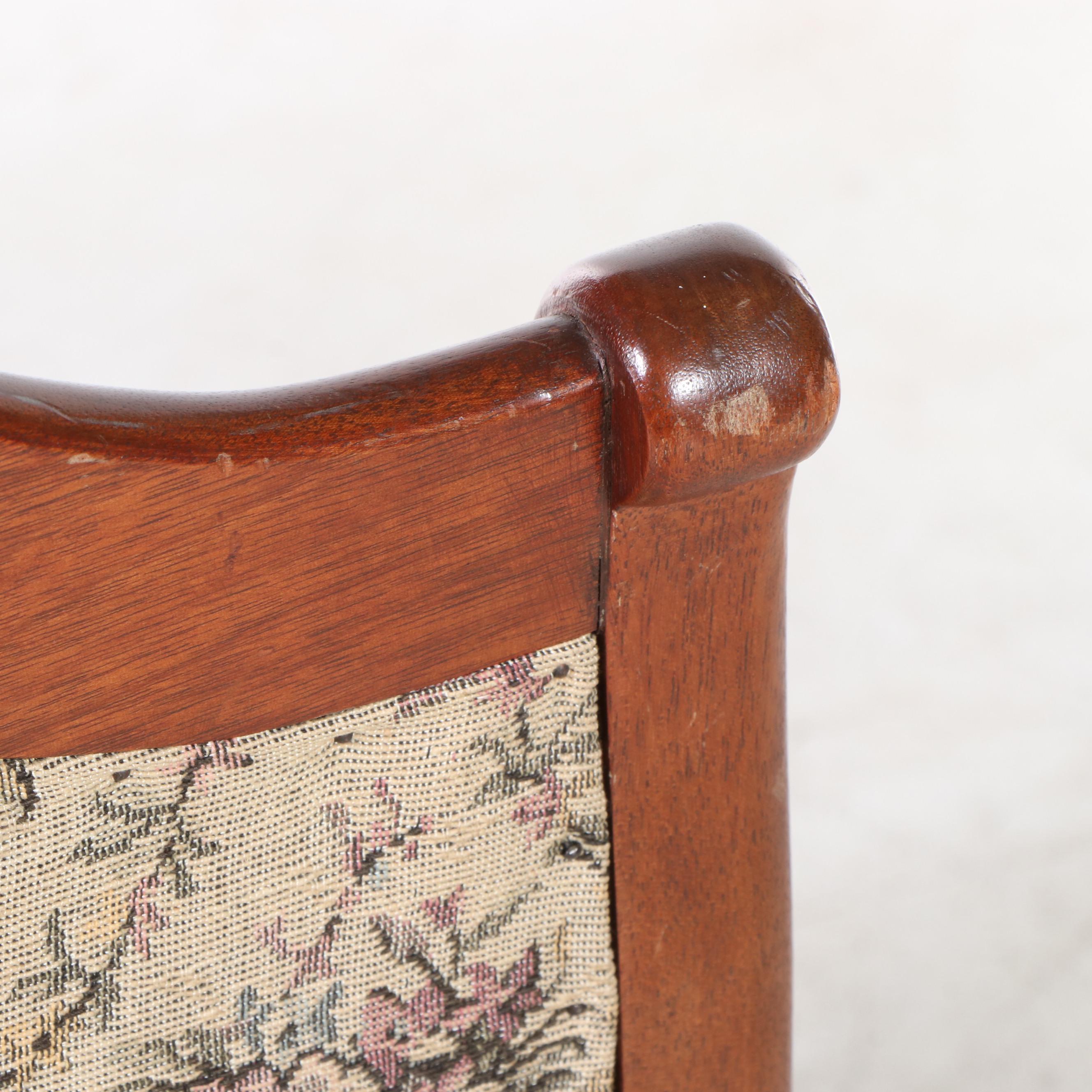Classical Style Rose-Carved Mahogany Platform-Rocking Chair with Gooseneck Arms