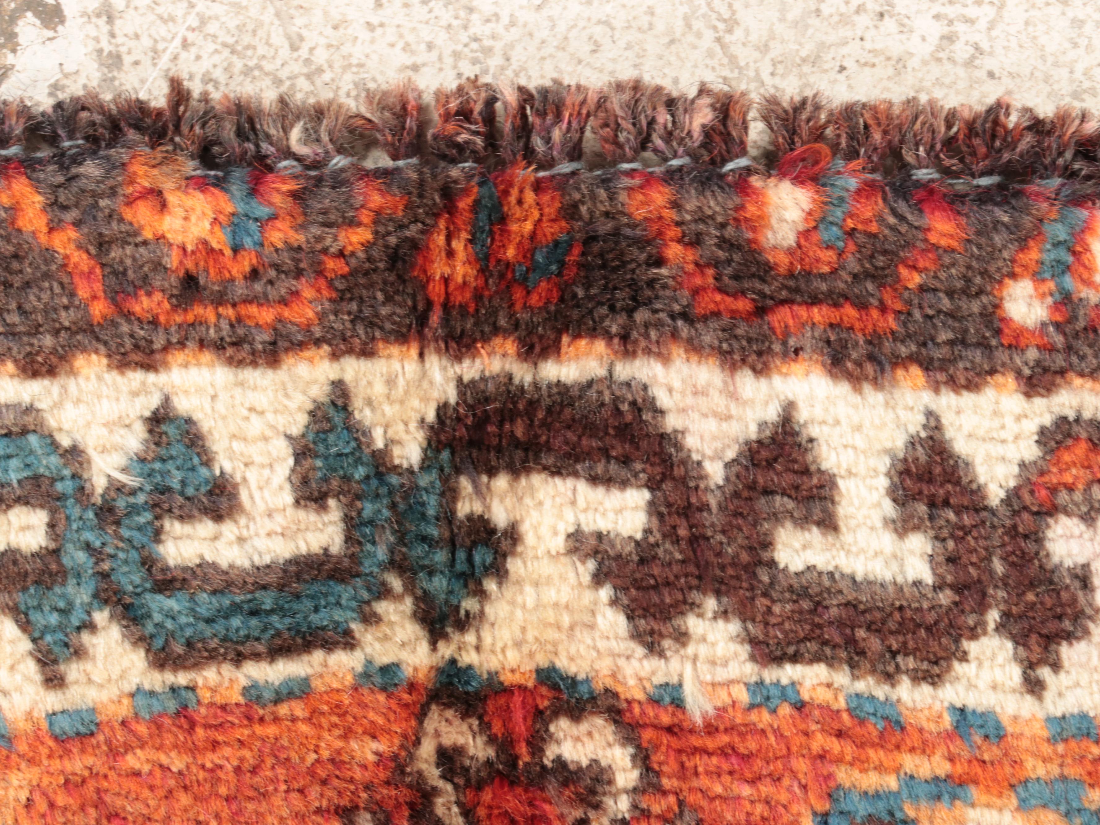 3' x 7'6 Hand-Knotted Persian Shiraz Long Rug