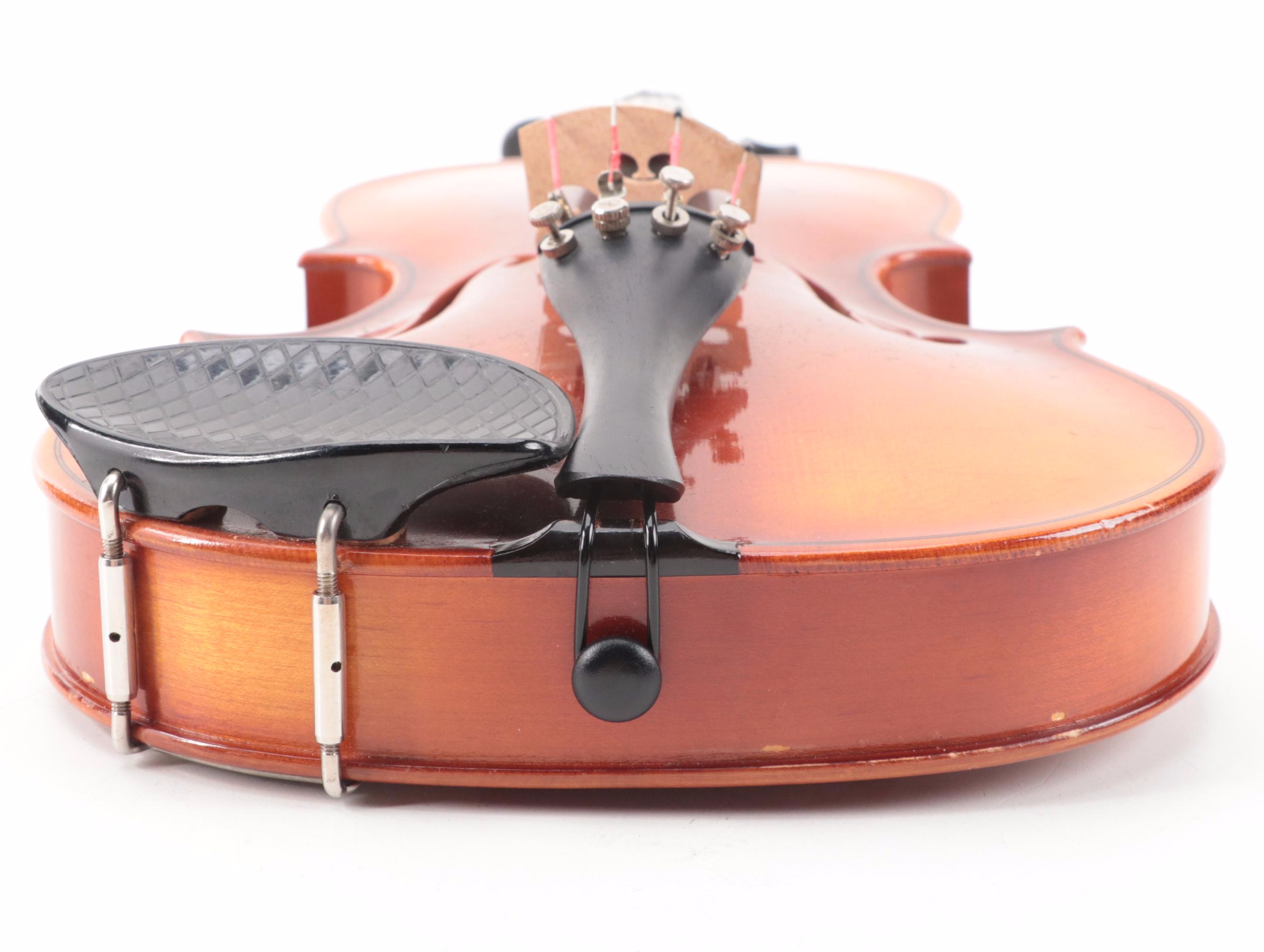 Suzuki No. 220 3/4 Violin with Bows and Case, 1980