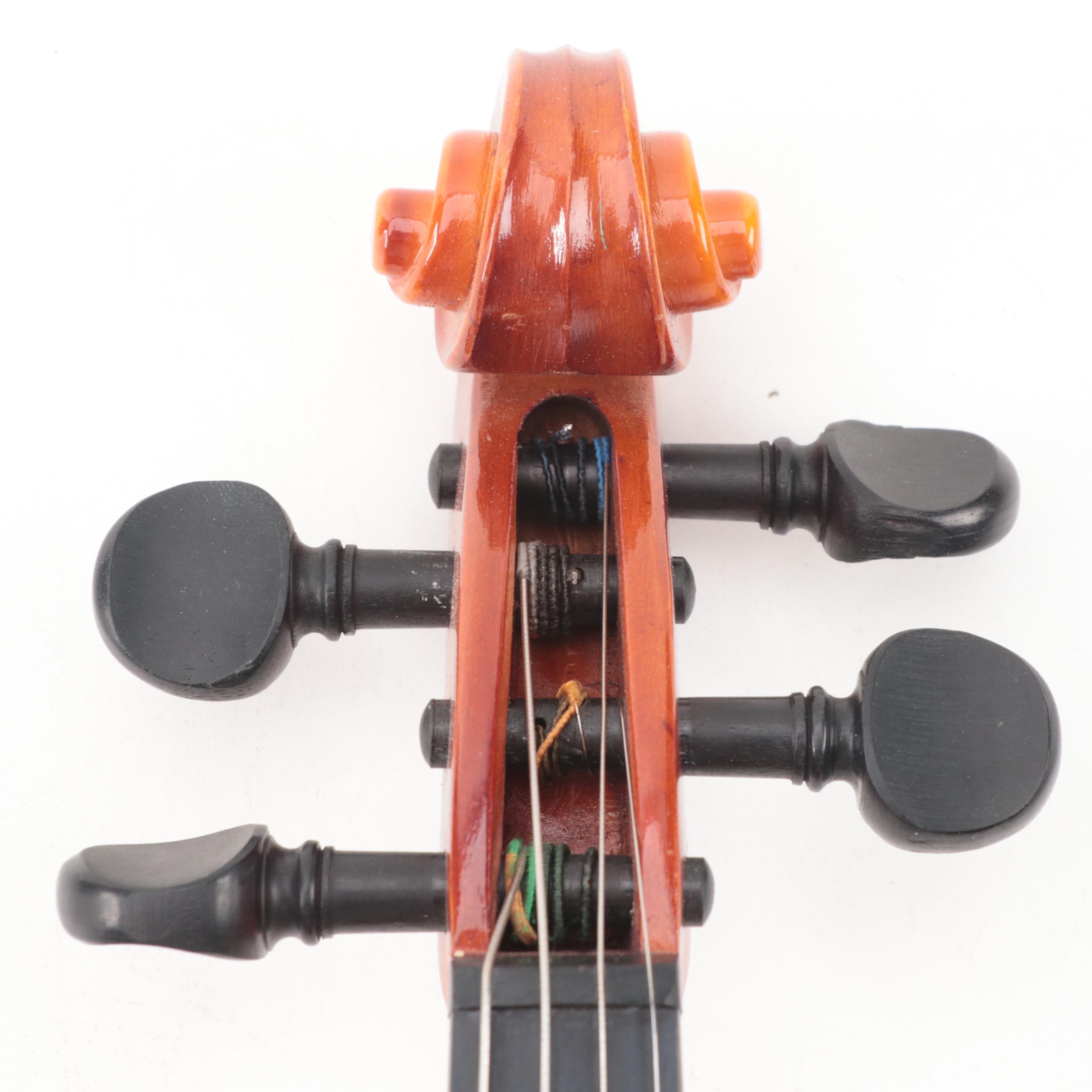 Suzuki No. 220 3/4 Violin with Bows and Case, 1980