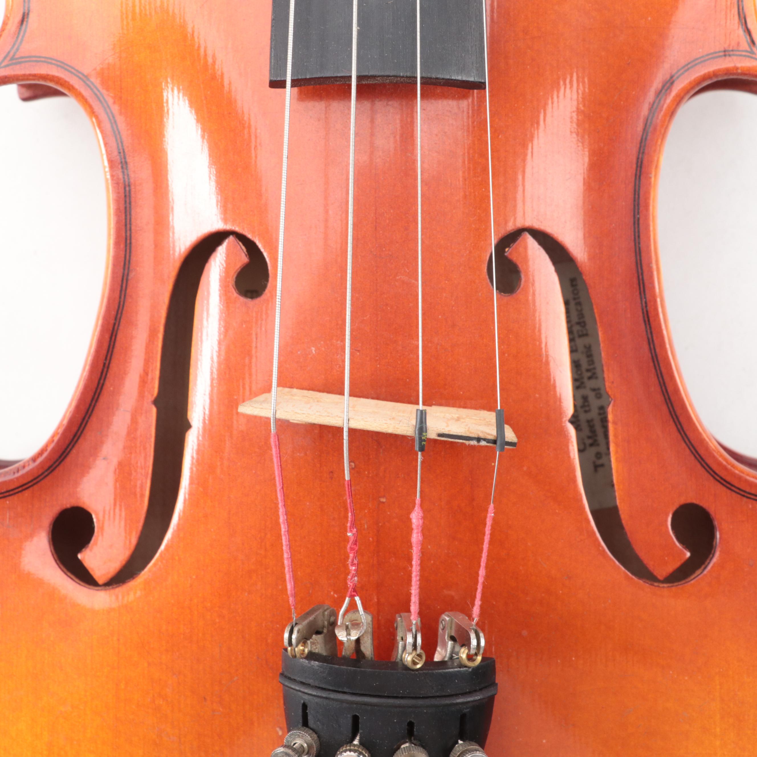 Suzuki No. 220 3/4 Violin with Bows and Case, 1980