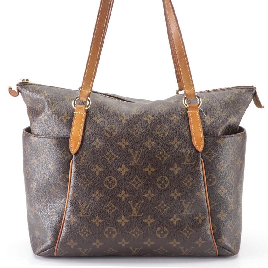Louis Vuitton Totally MM Shoulder Bag in Monogram Canvas and Vachetta Leather