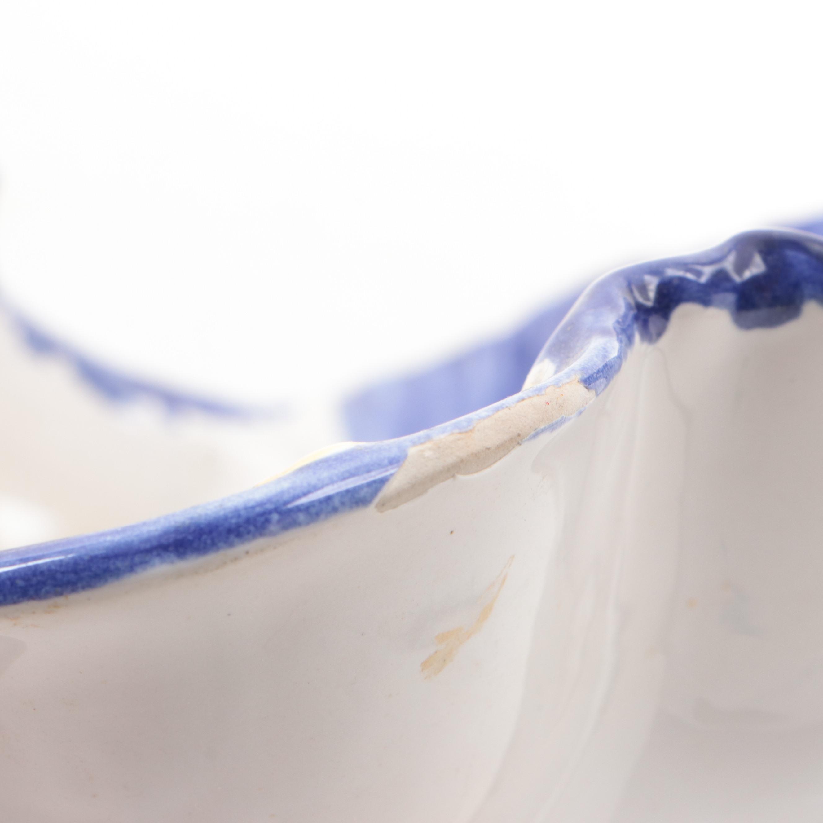 Quimper "Henriot" Faïence Handled Serving Bowl