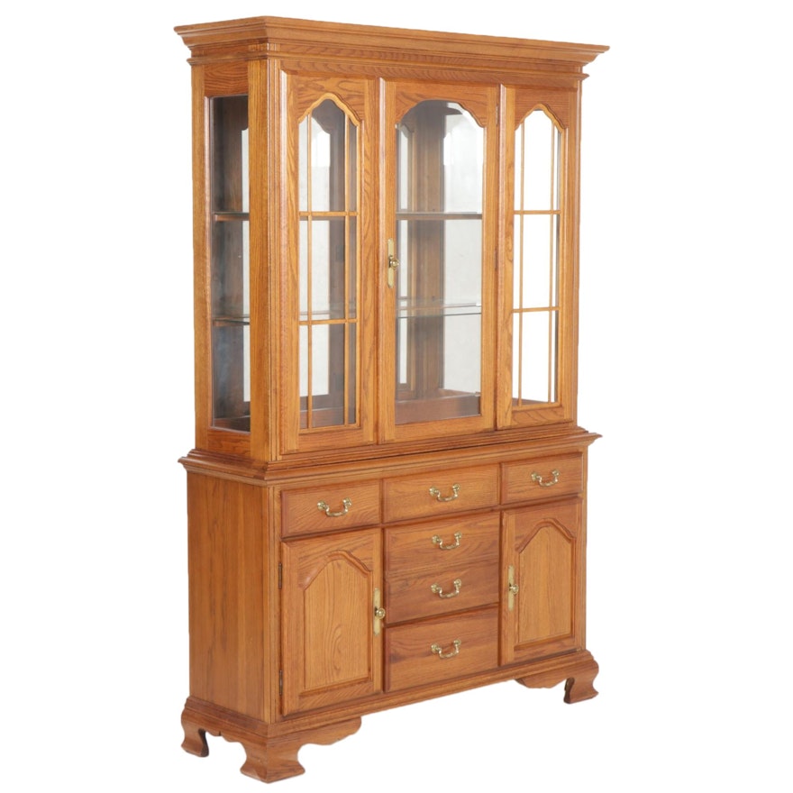 American Drew Oak Illuminated China Cabinet, Late 20th Century