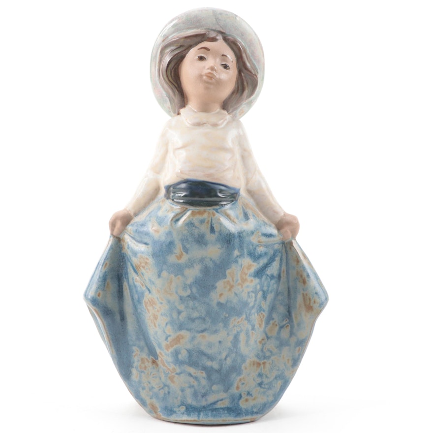 Nao by Lladró "Girl Picking up her Skirt" Designed by José Puche