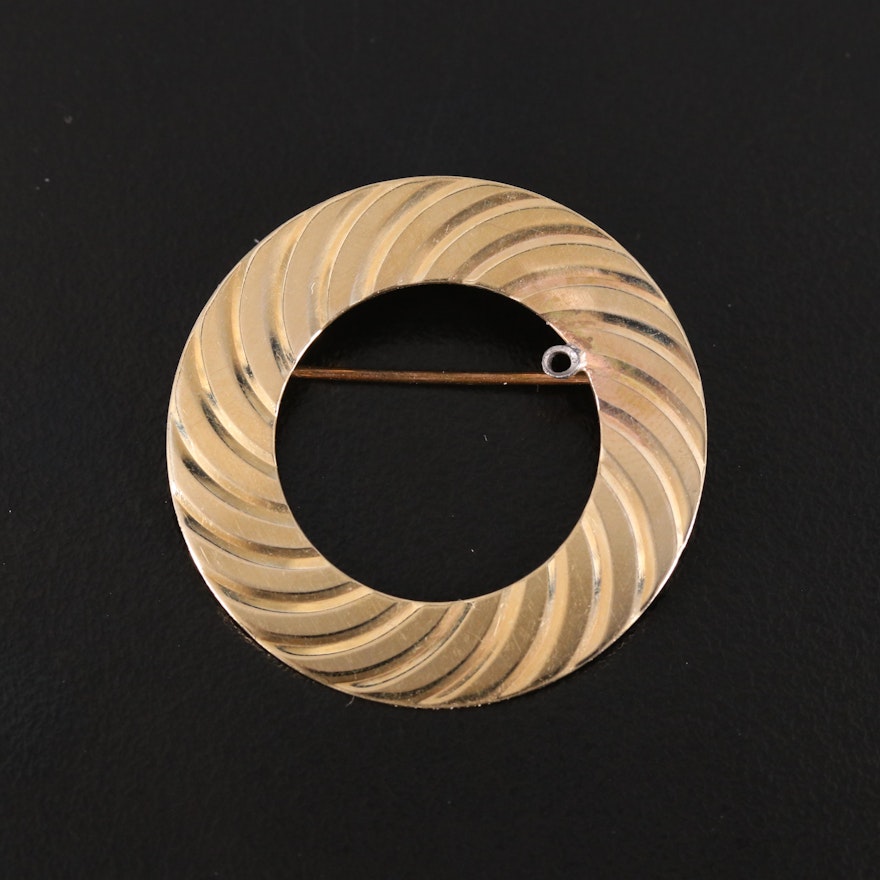 14K Fluted Circle Brooch