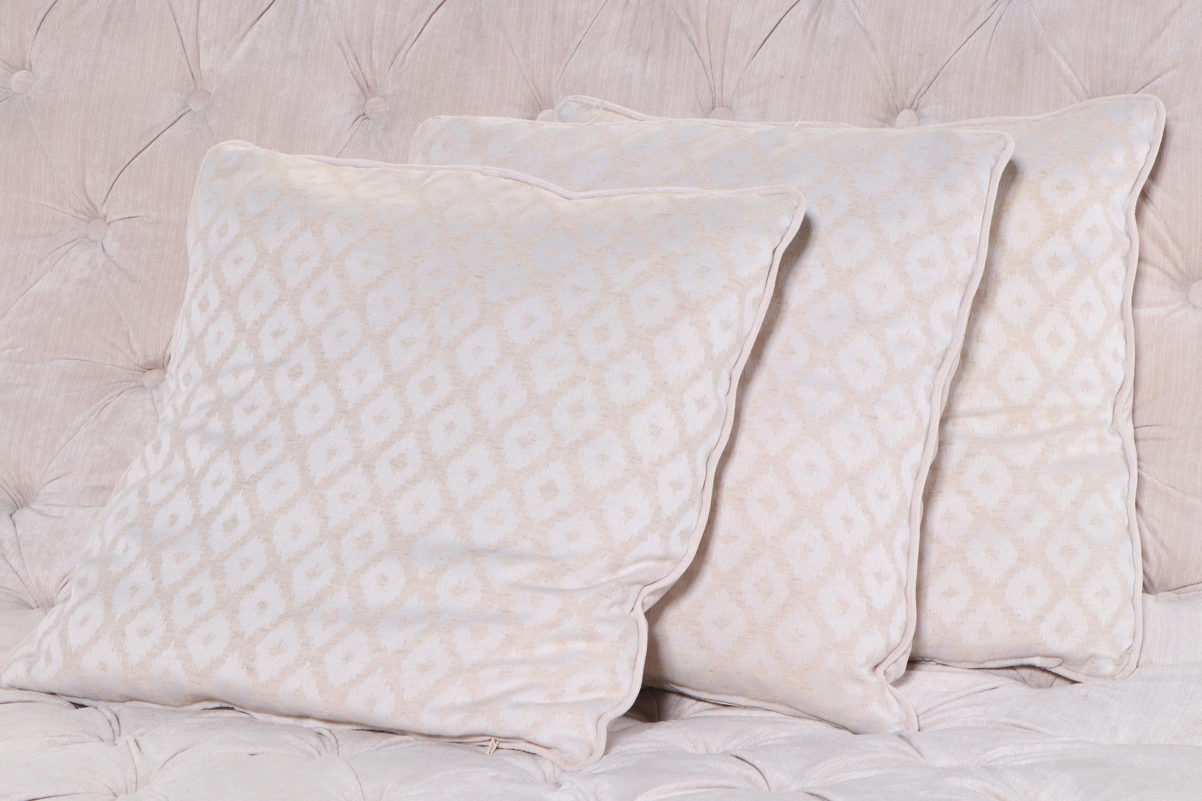 Over-Size Curvilinear Tufted Chaise Lounge