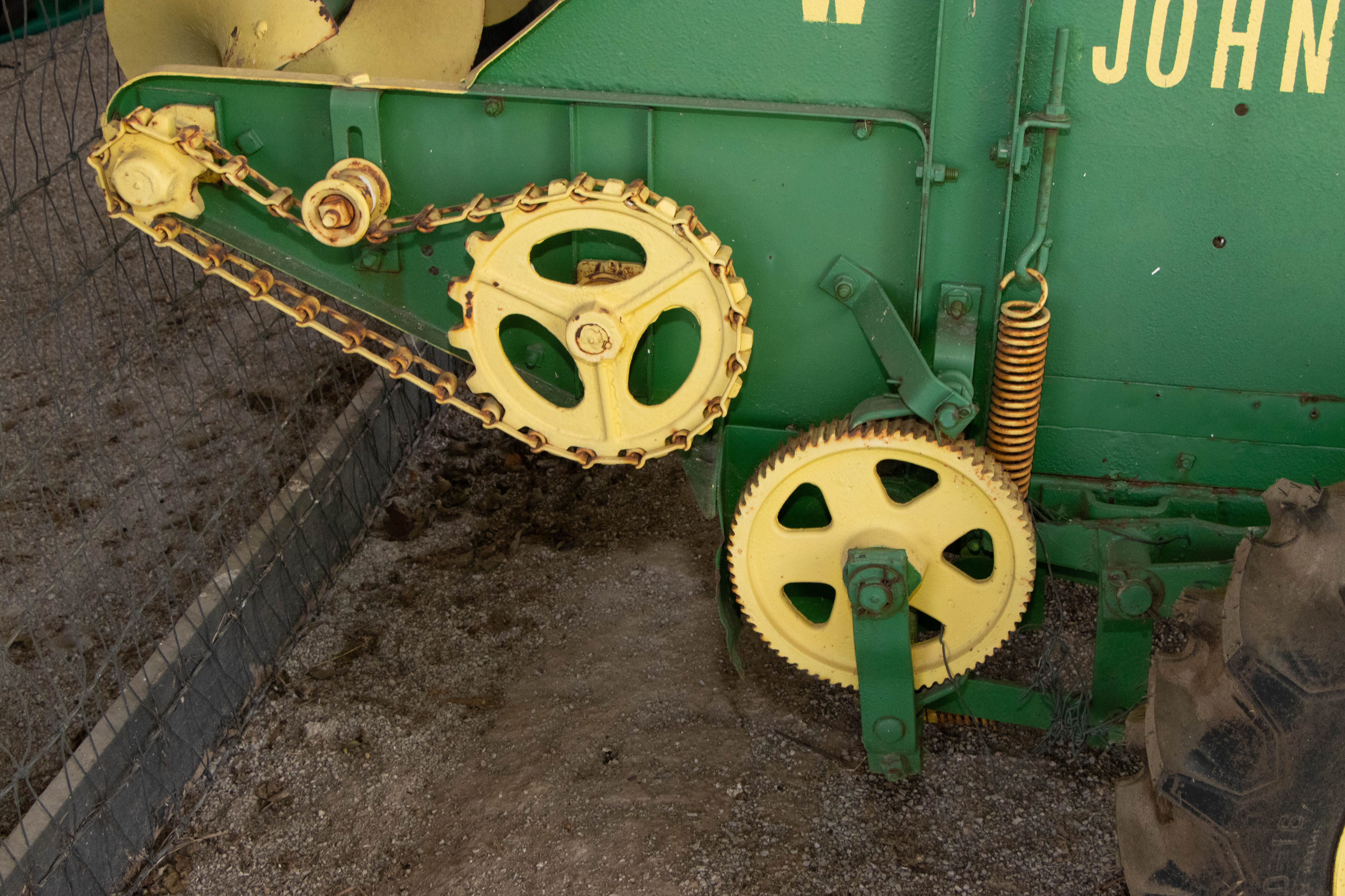 John Deere Willey Farm Manure Spreader