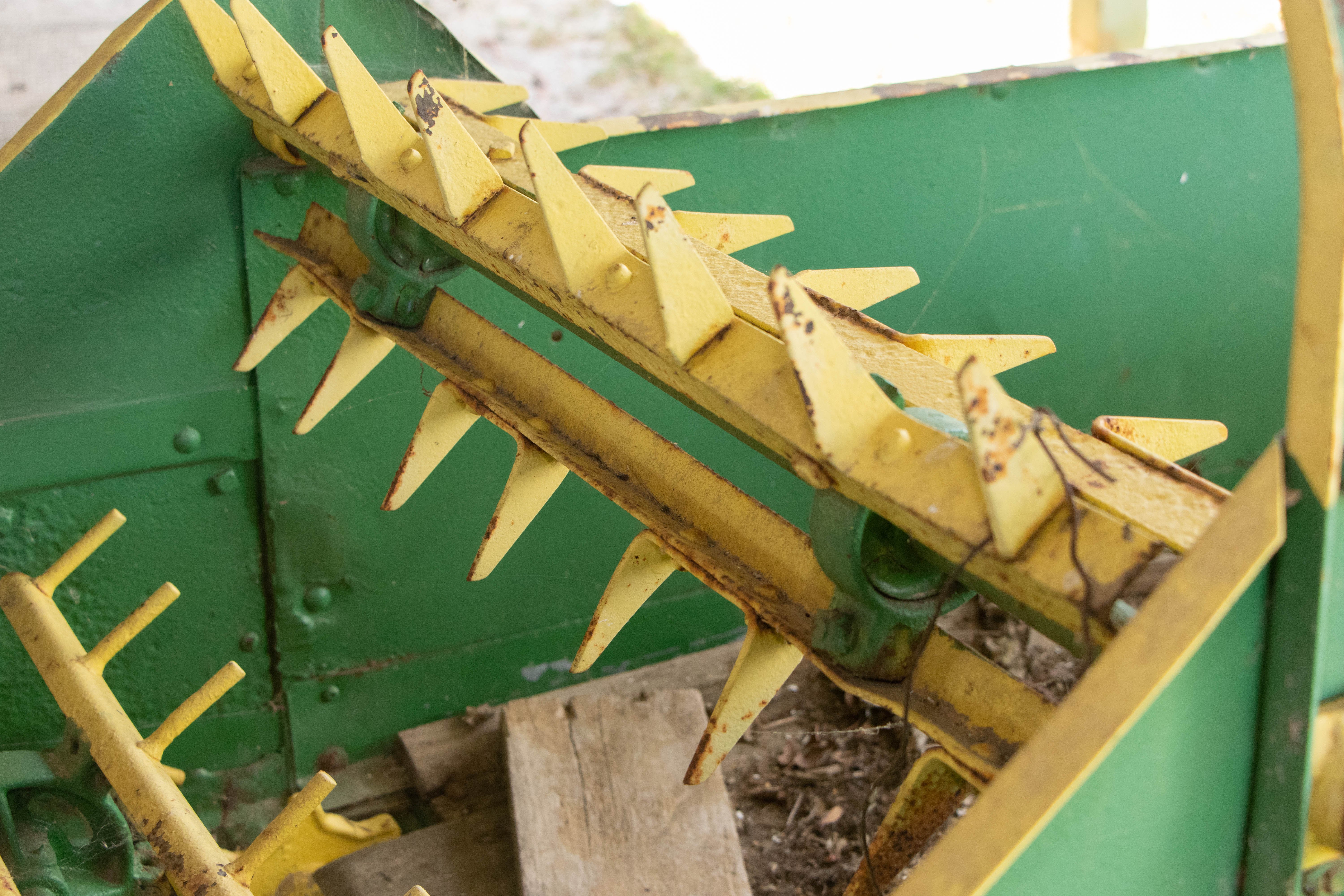 John Deere Willey Farm Manure Spreader