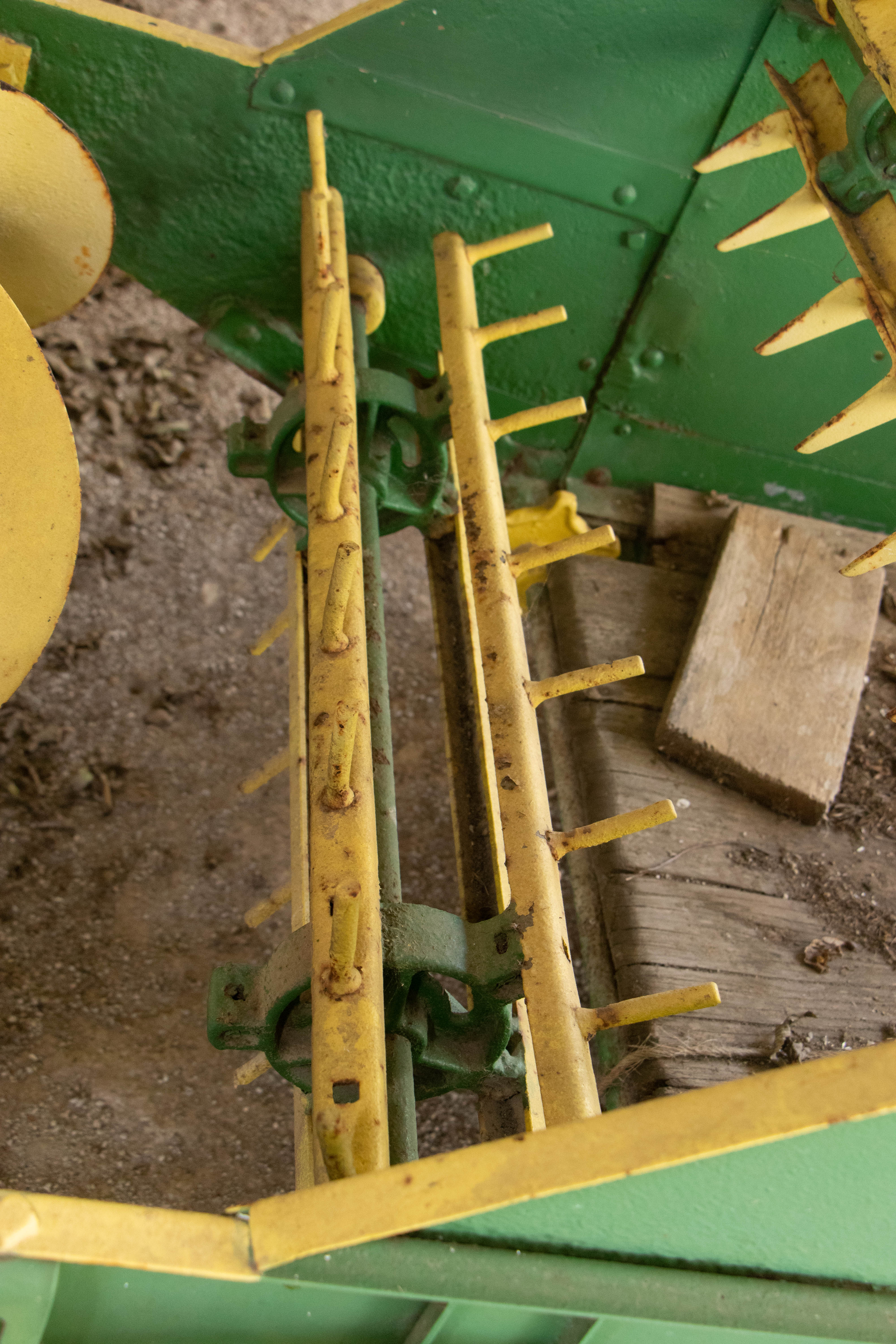 John Deere Willey Farm Manure Spreader