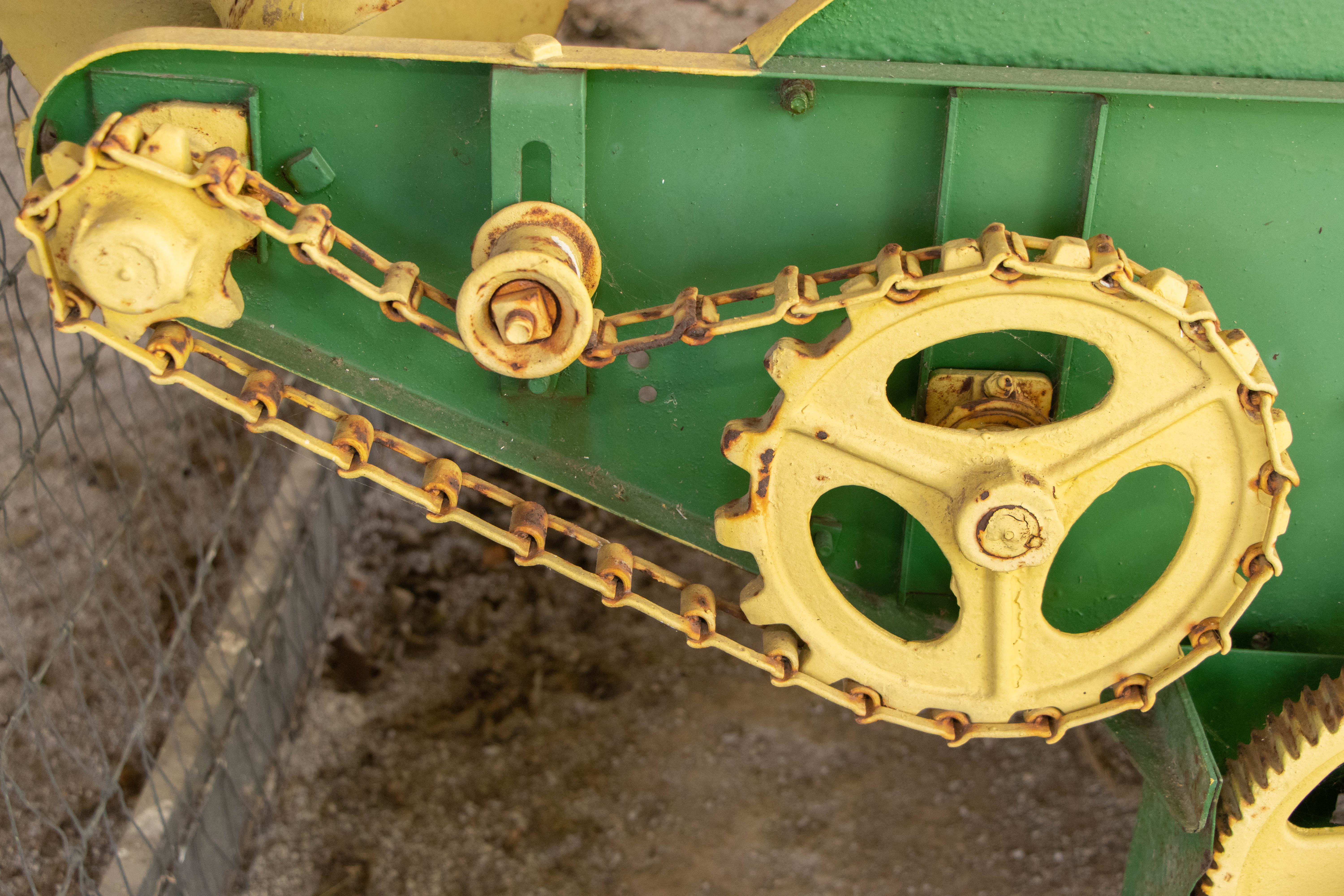 John Deere Willey Farm Manure Spreader