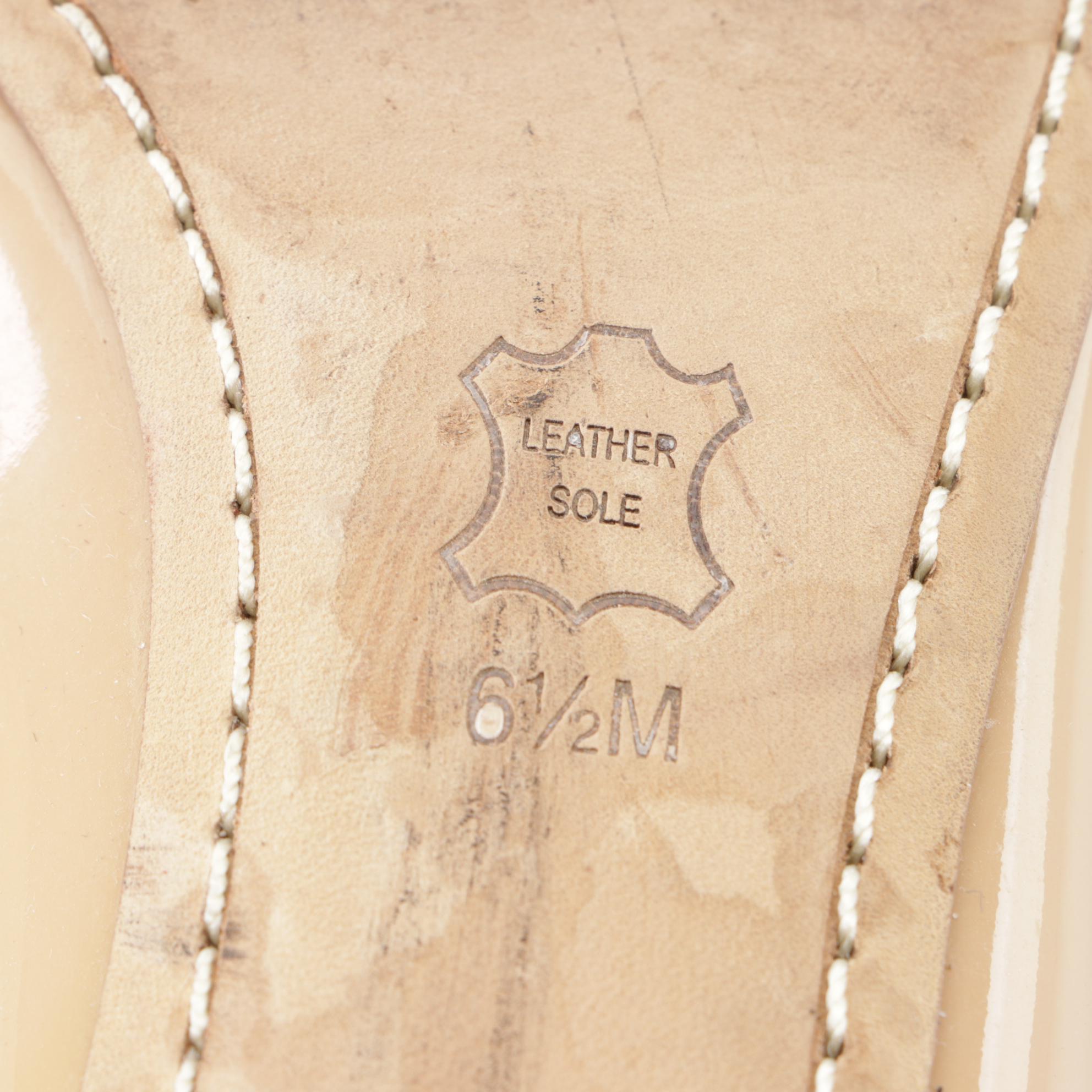 Tory Butch Low-Heel Pumps in Nude Patent Leather with Grosgrain Trim