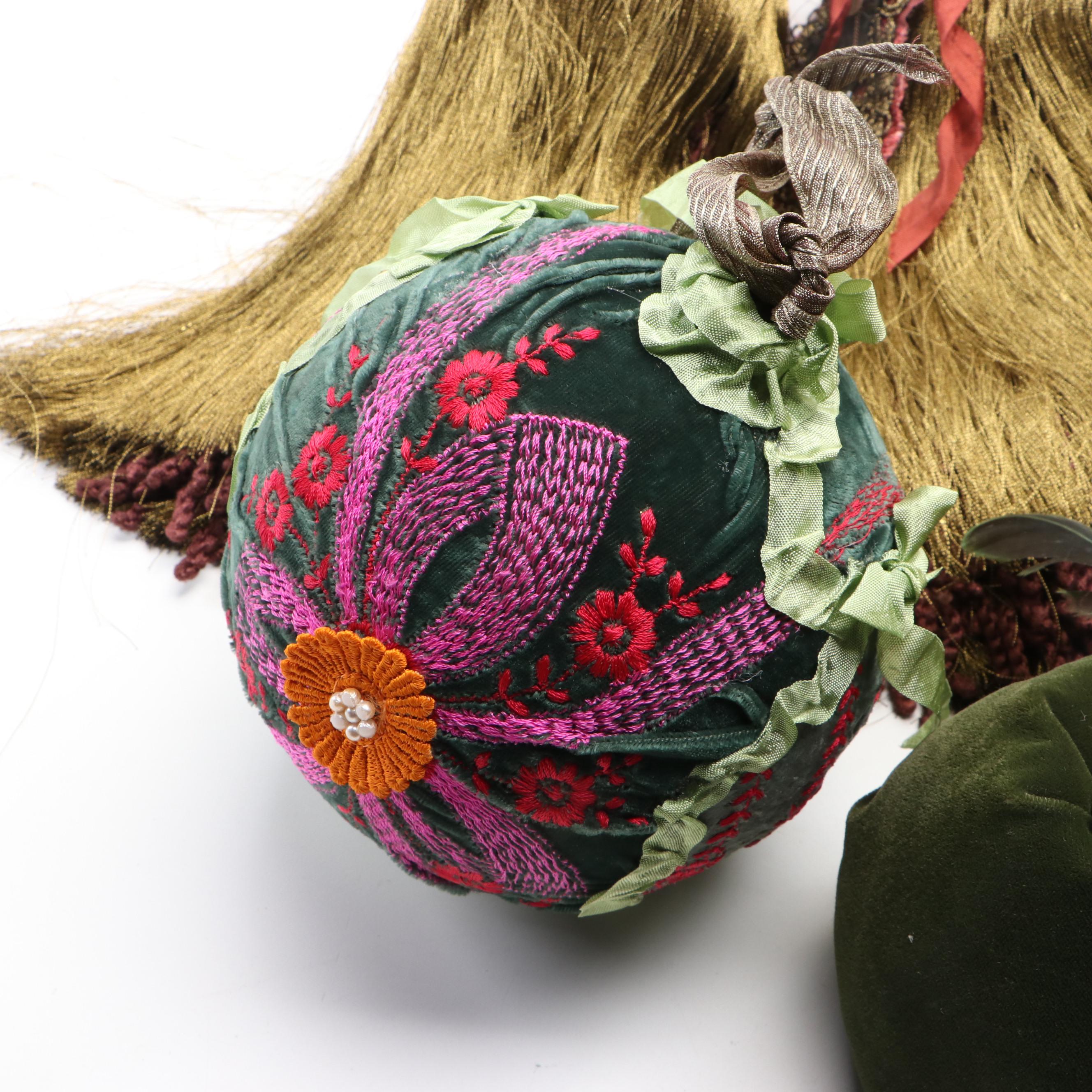 Georgettes & Chiffons Hand-Made Fabric Ornaments and Tassels