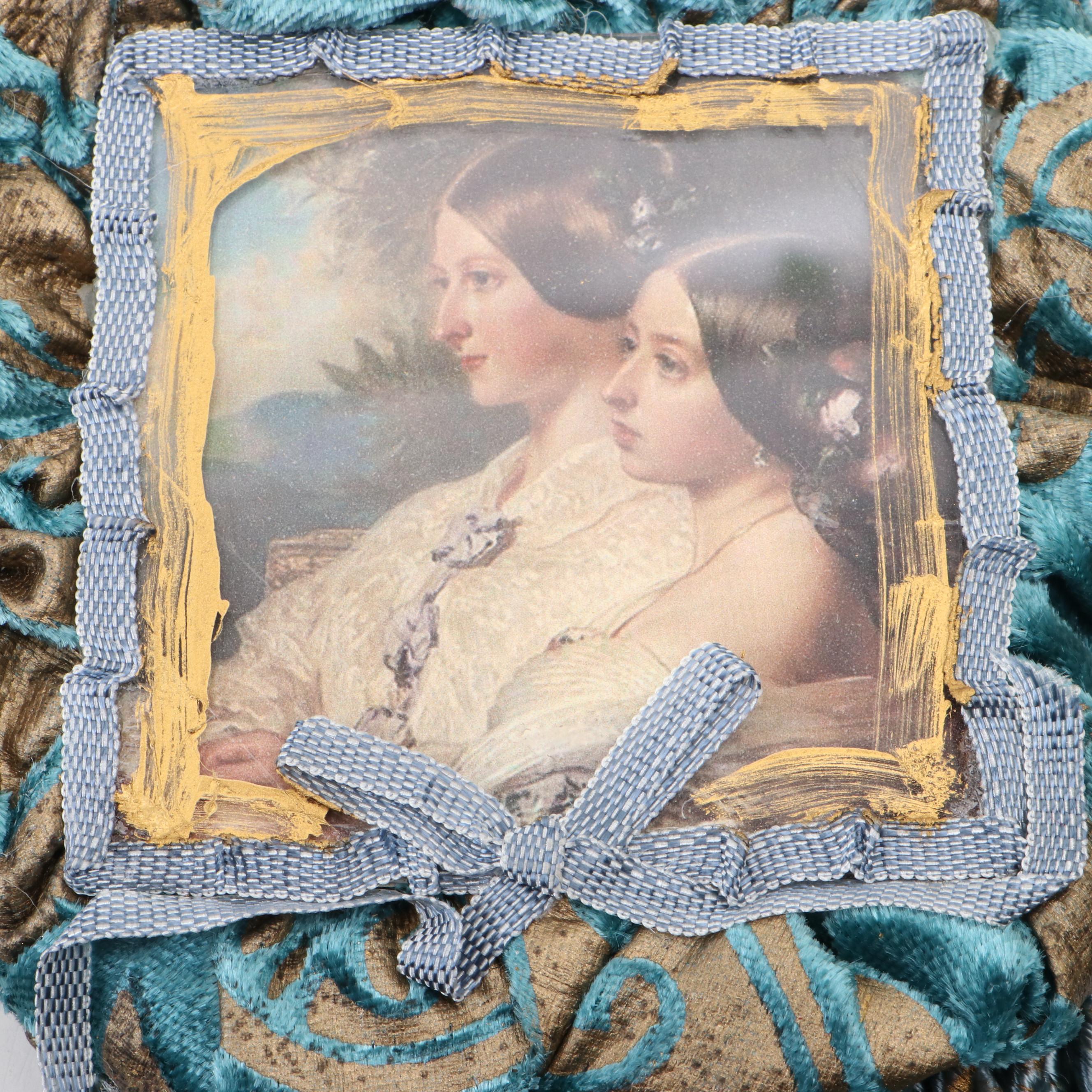 Georgettes & Chiffons Hand-Made Fabric Ornaments and Tassels