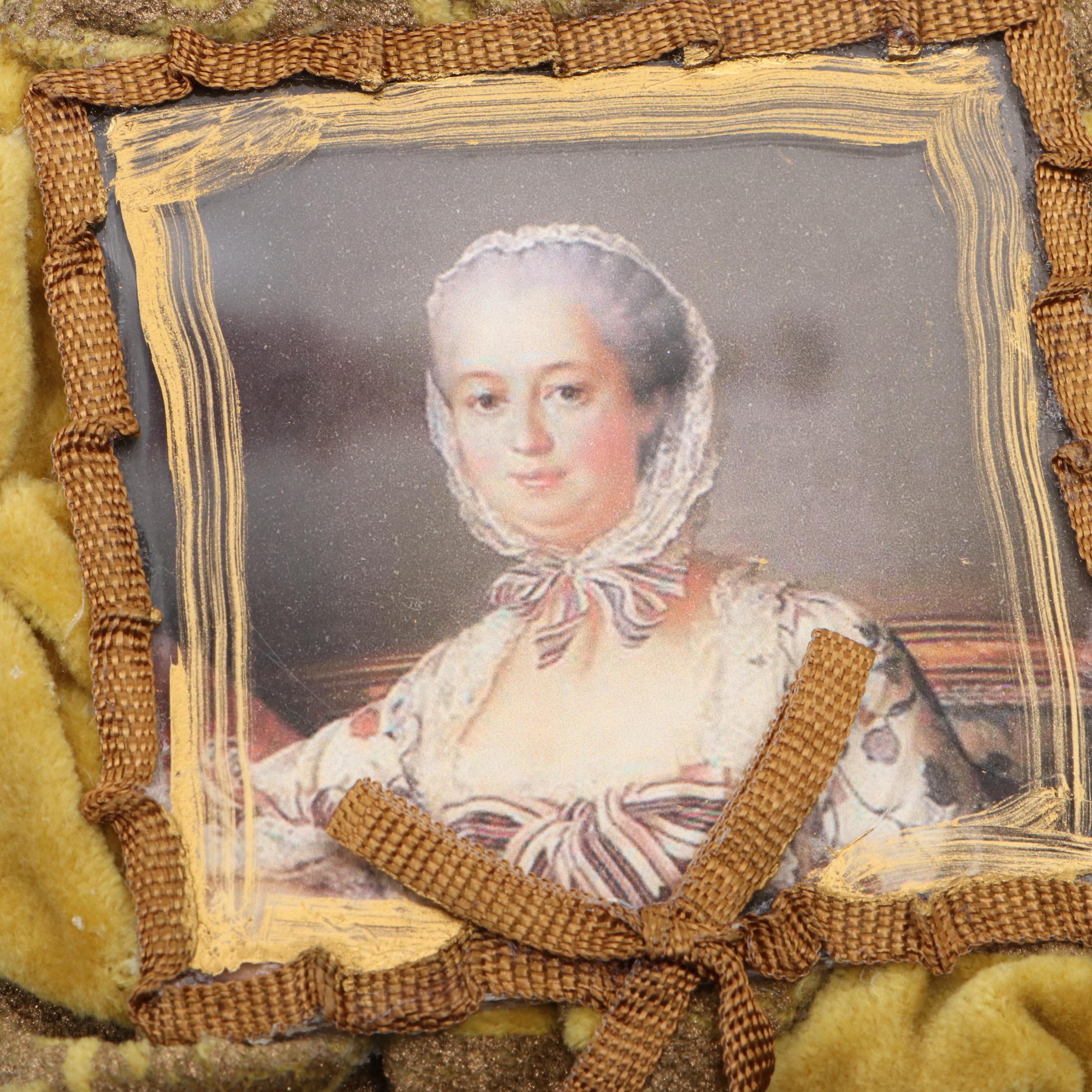 Georgettes & Chiffons Hand-Made Fabric Ornaments and Tassels