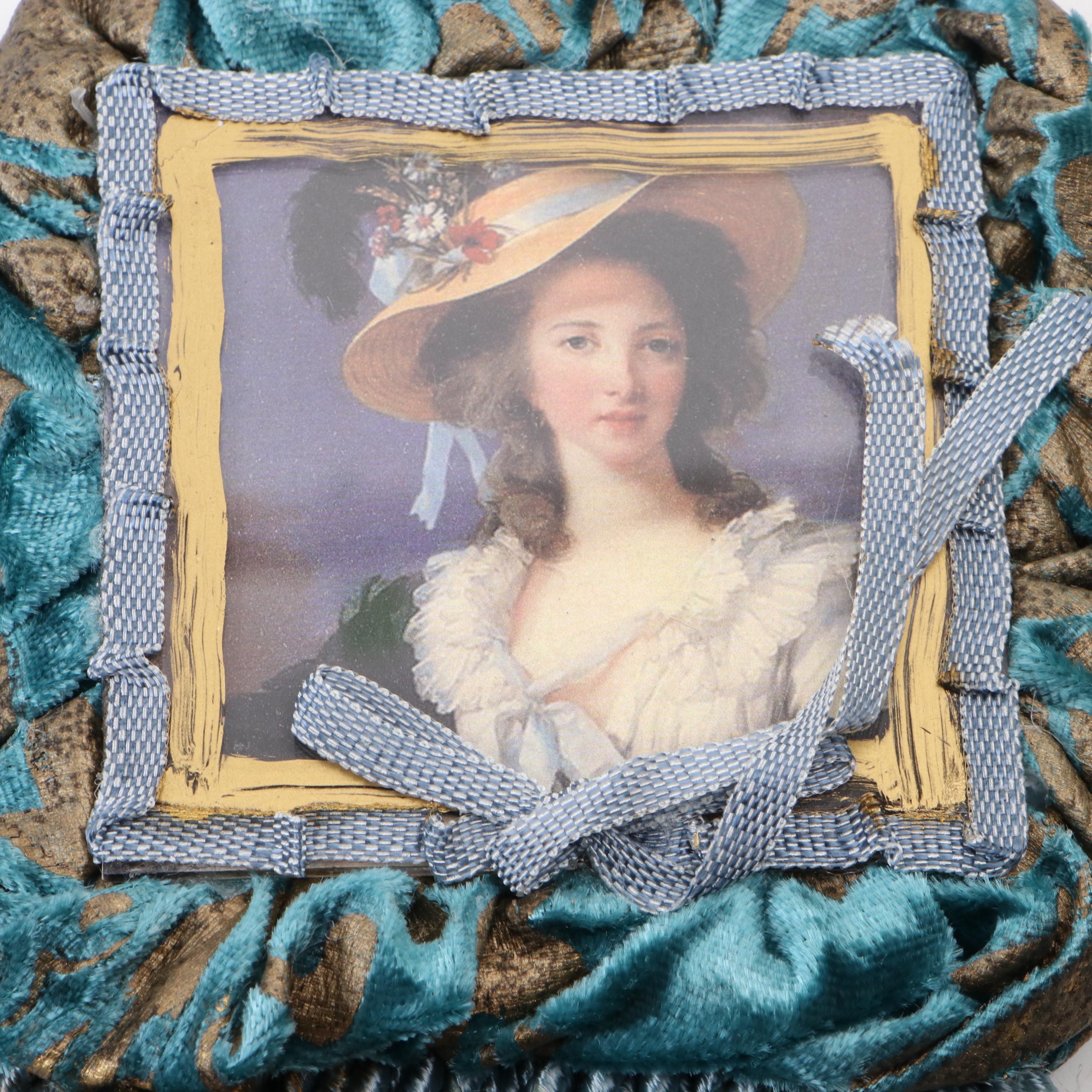 Georgettes & Chiffons Hand-Made Fabric Ornaments and Tassels