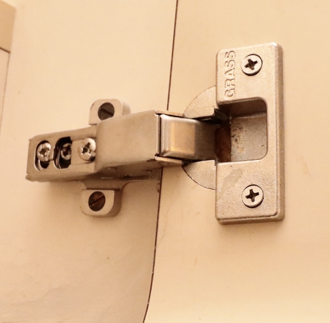 Dillingham Mfg. Beige Lacquered Credenza with Marble, 1980s