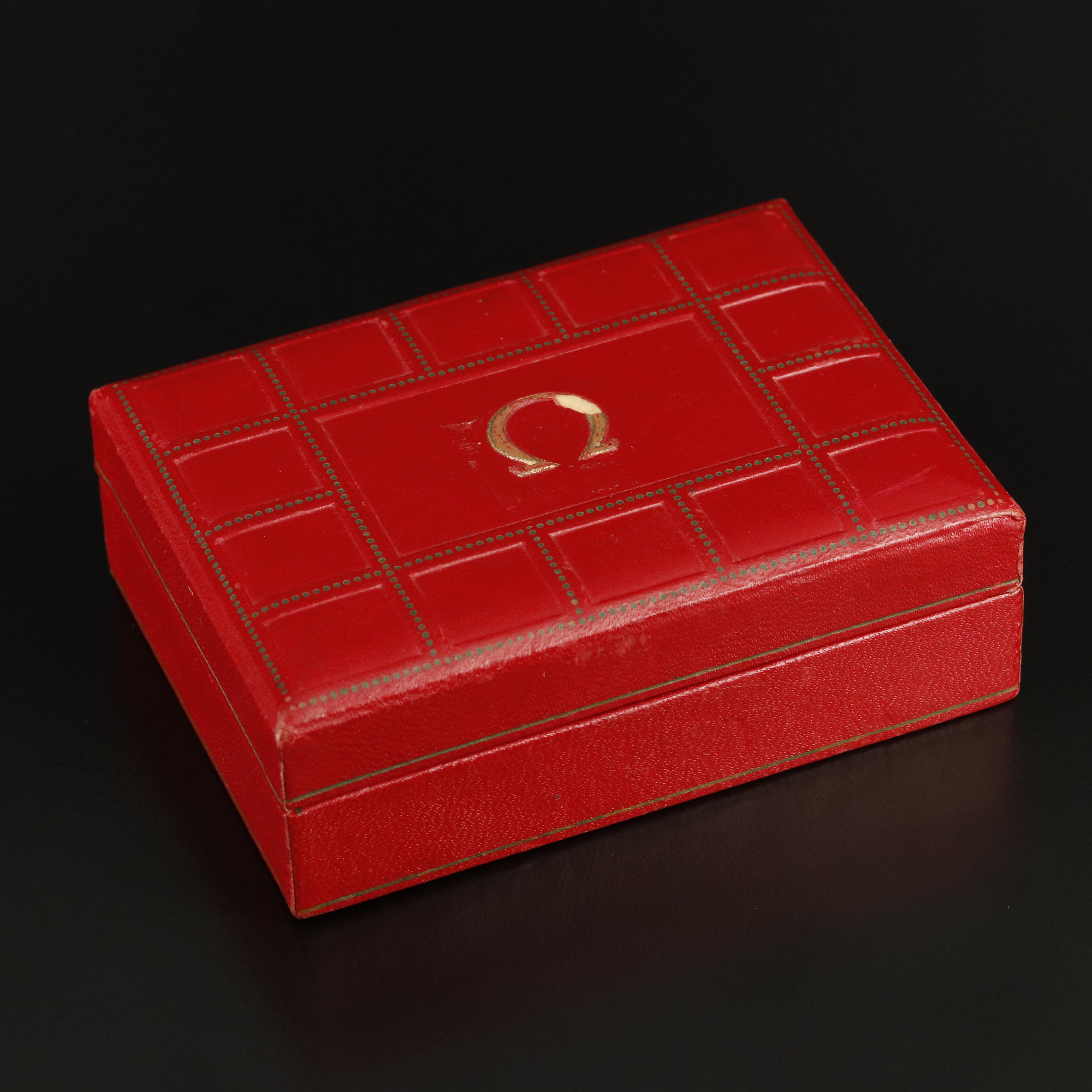 Omega Constellation 18K Calendar Officially Certified Chronometer Watch