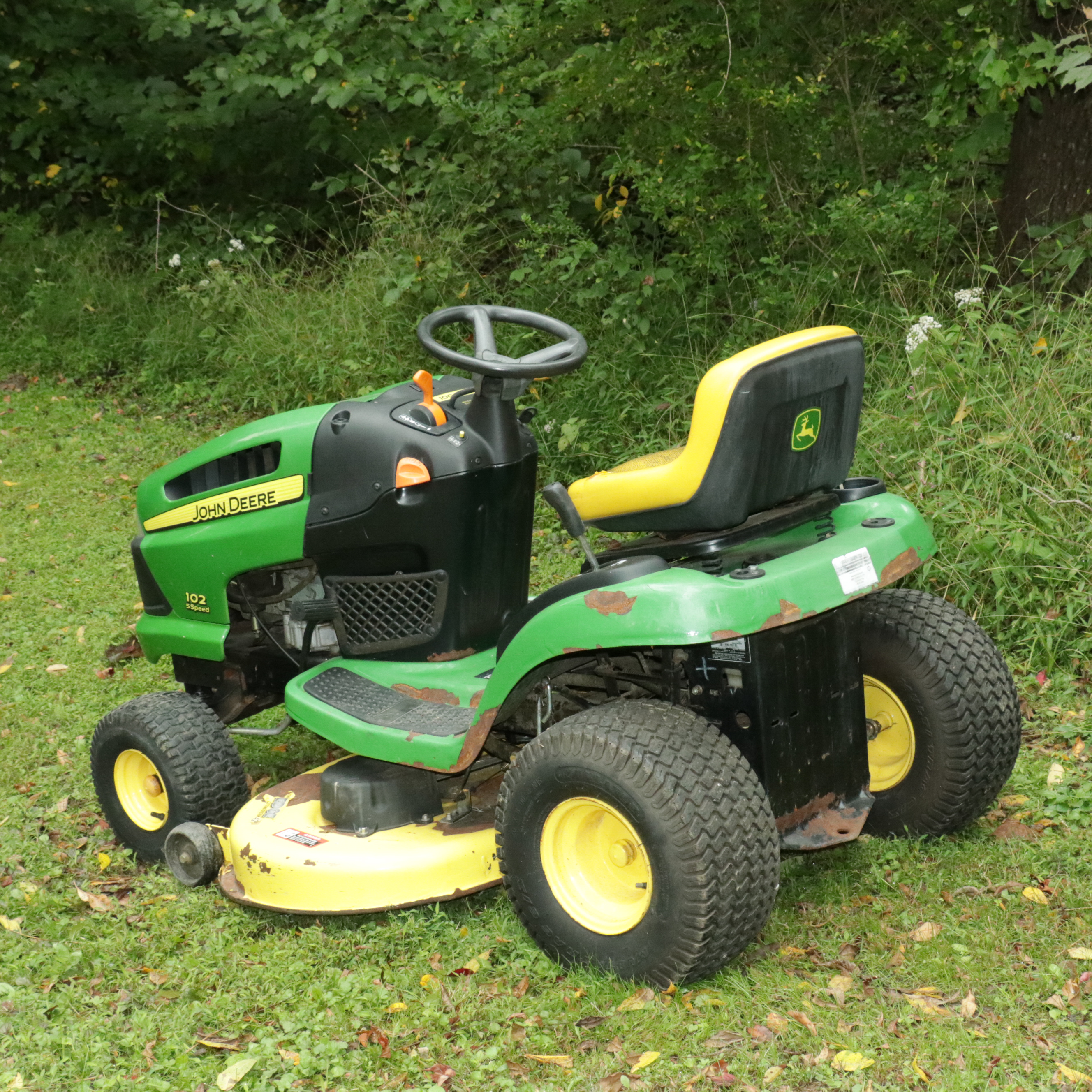 John Deere 100 Series Riding Mower with Trailer