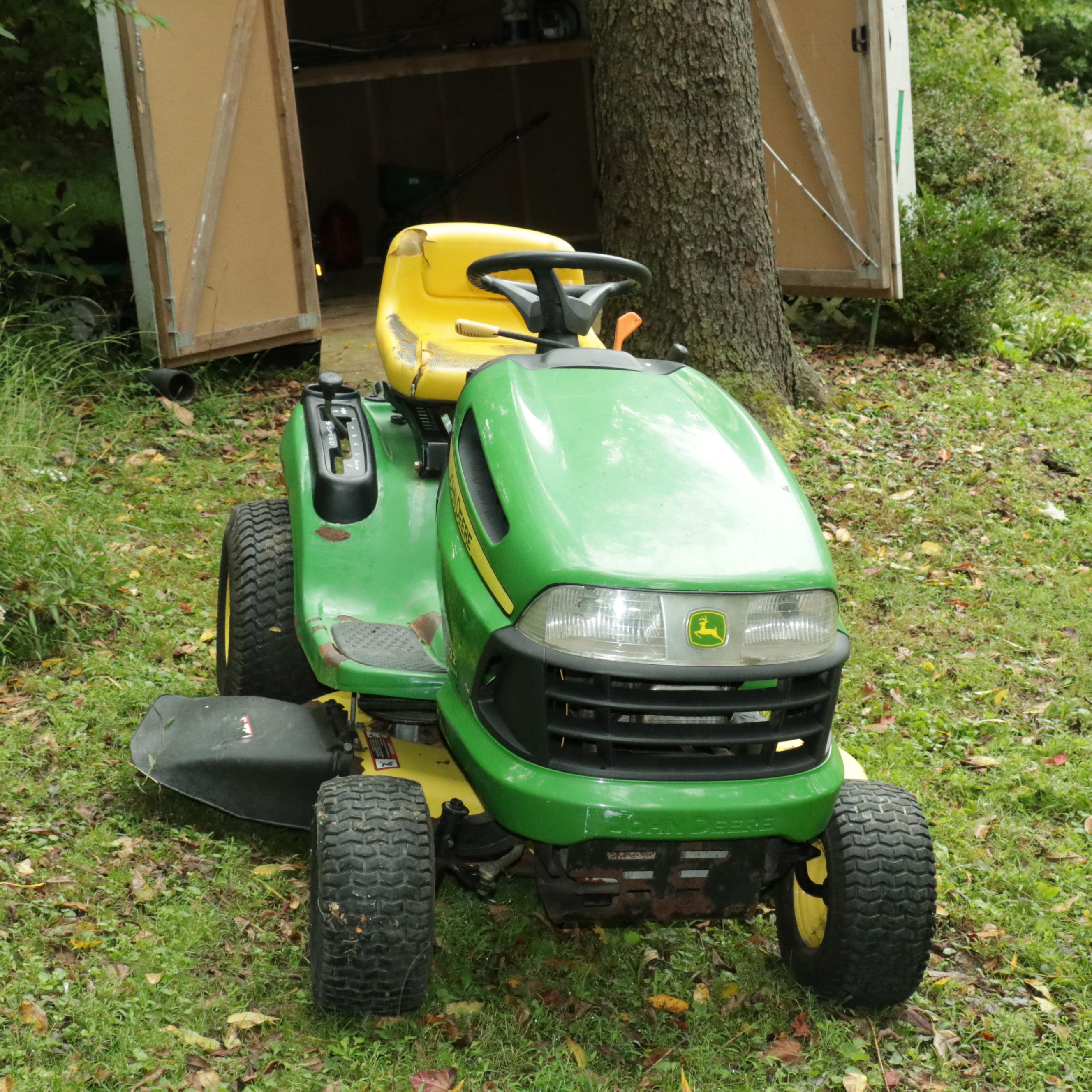 John Deere 100 Series Riding Mower with Trailer