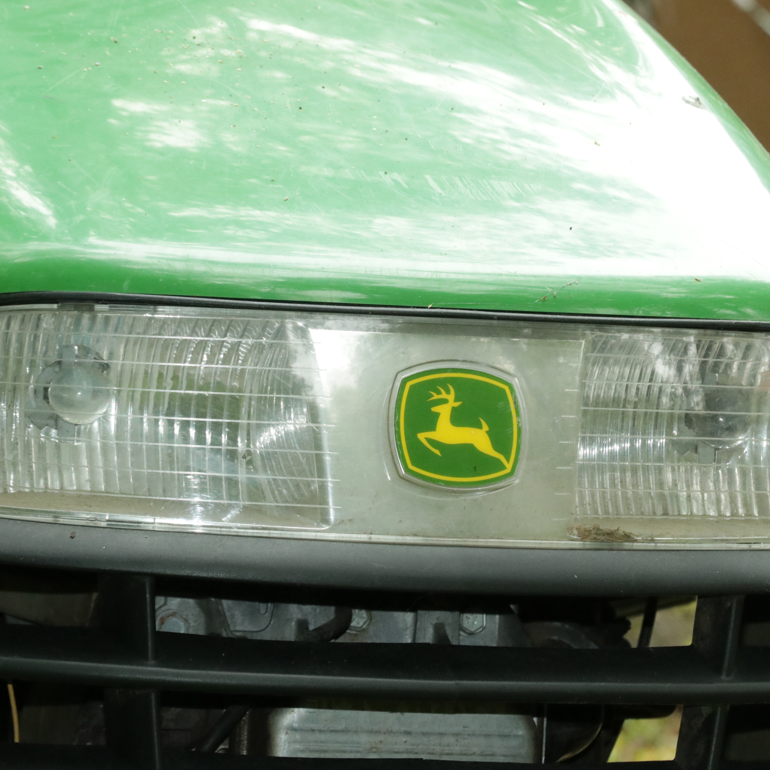 John Deere 100 Series Riding Mower with Trailer