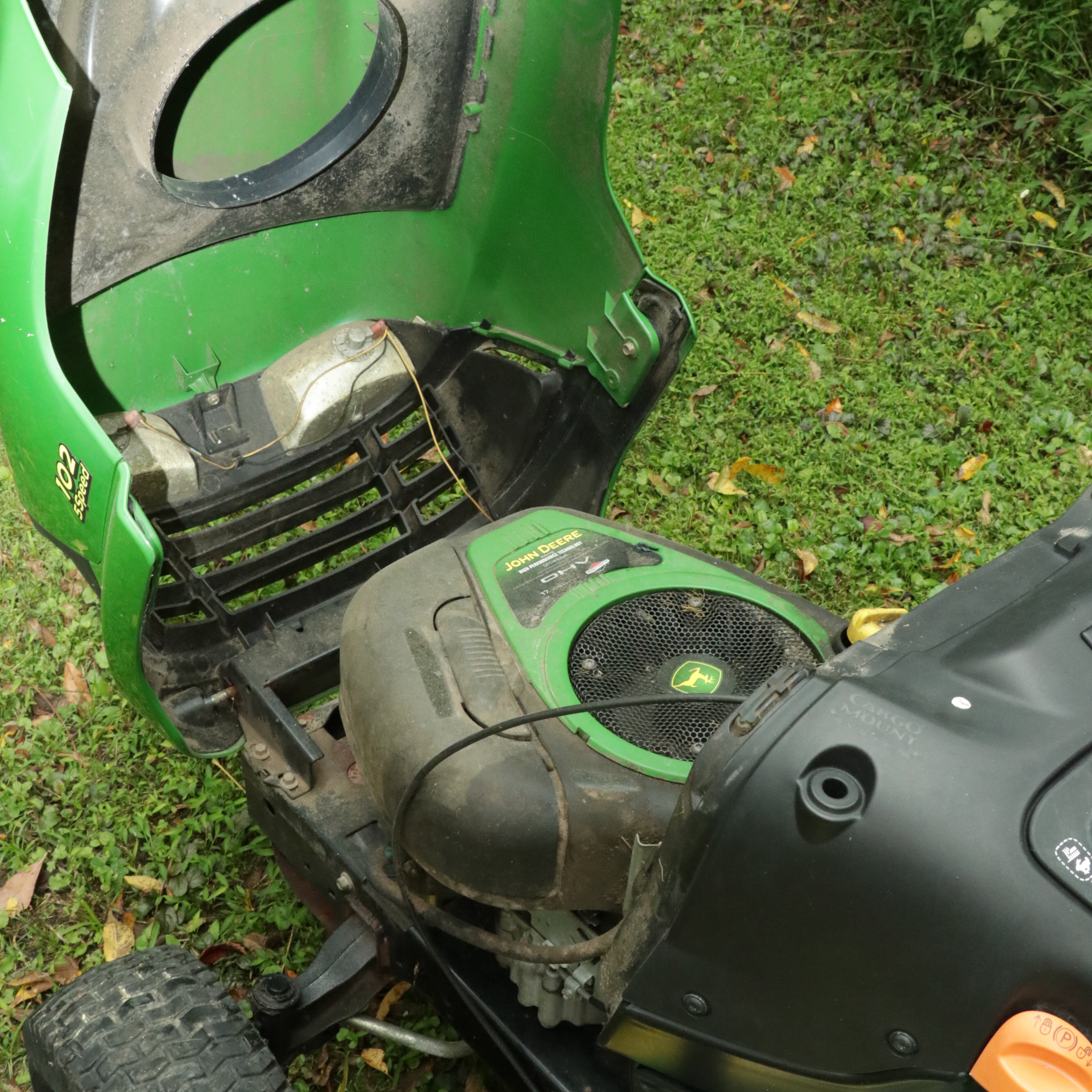 John Deere 100 Series Riding Mower with Trailer