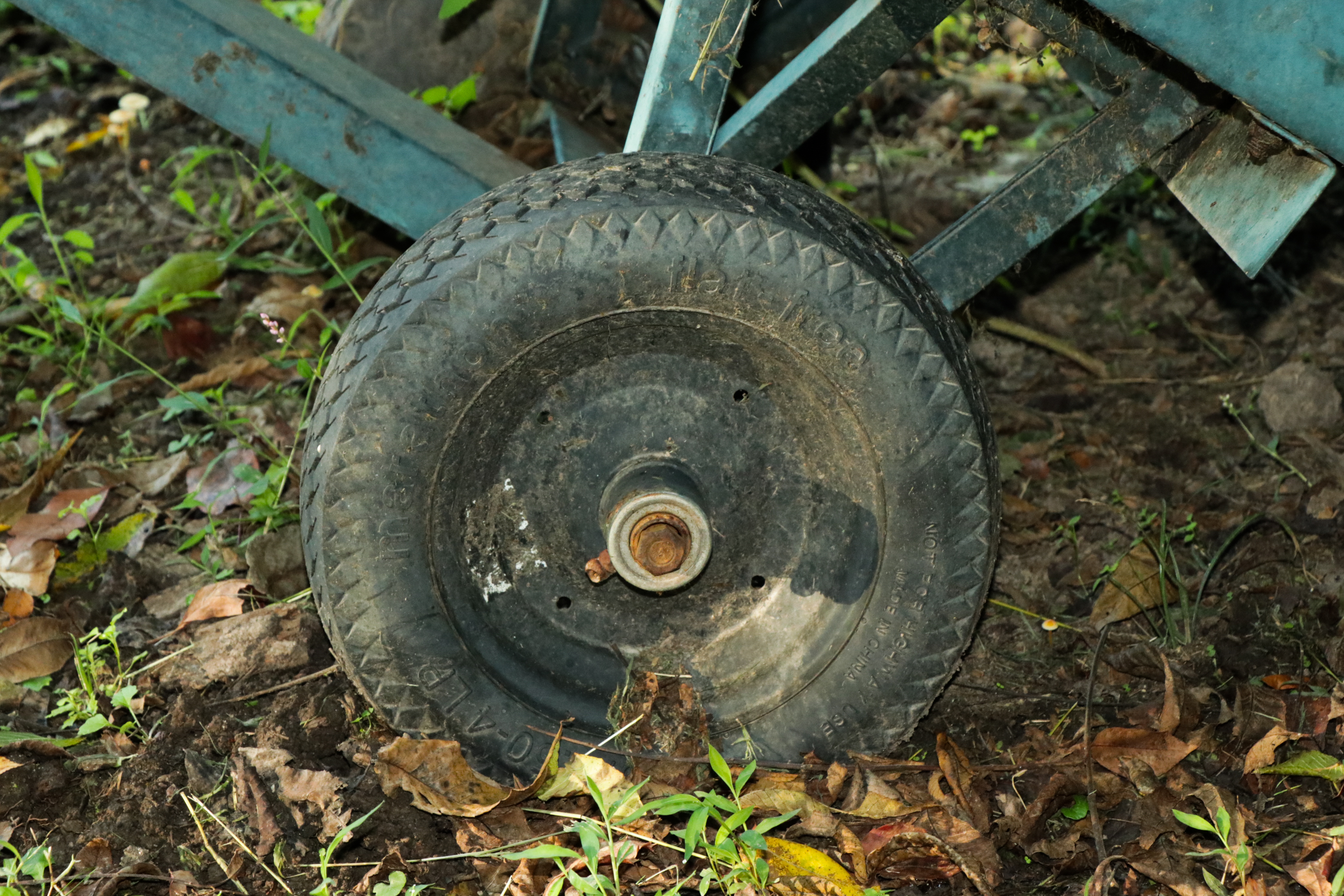 John Deere 100 Series Riding Mower with Trailer