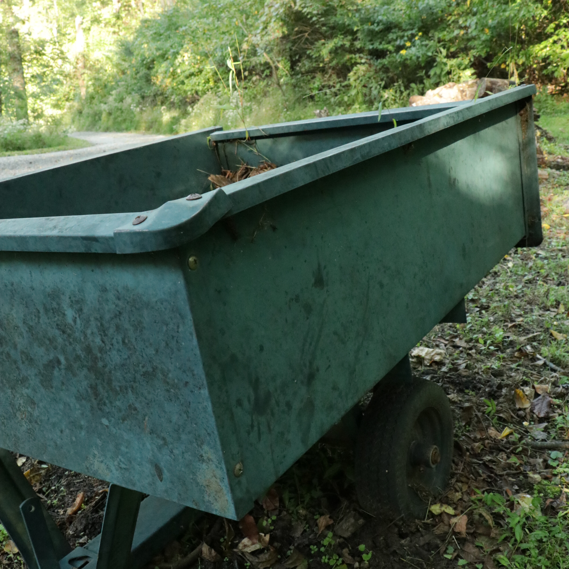 John Deere 100 Series Riding Mower with Trailer