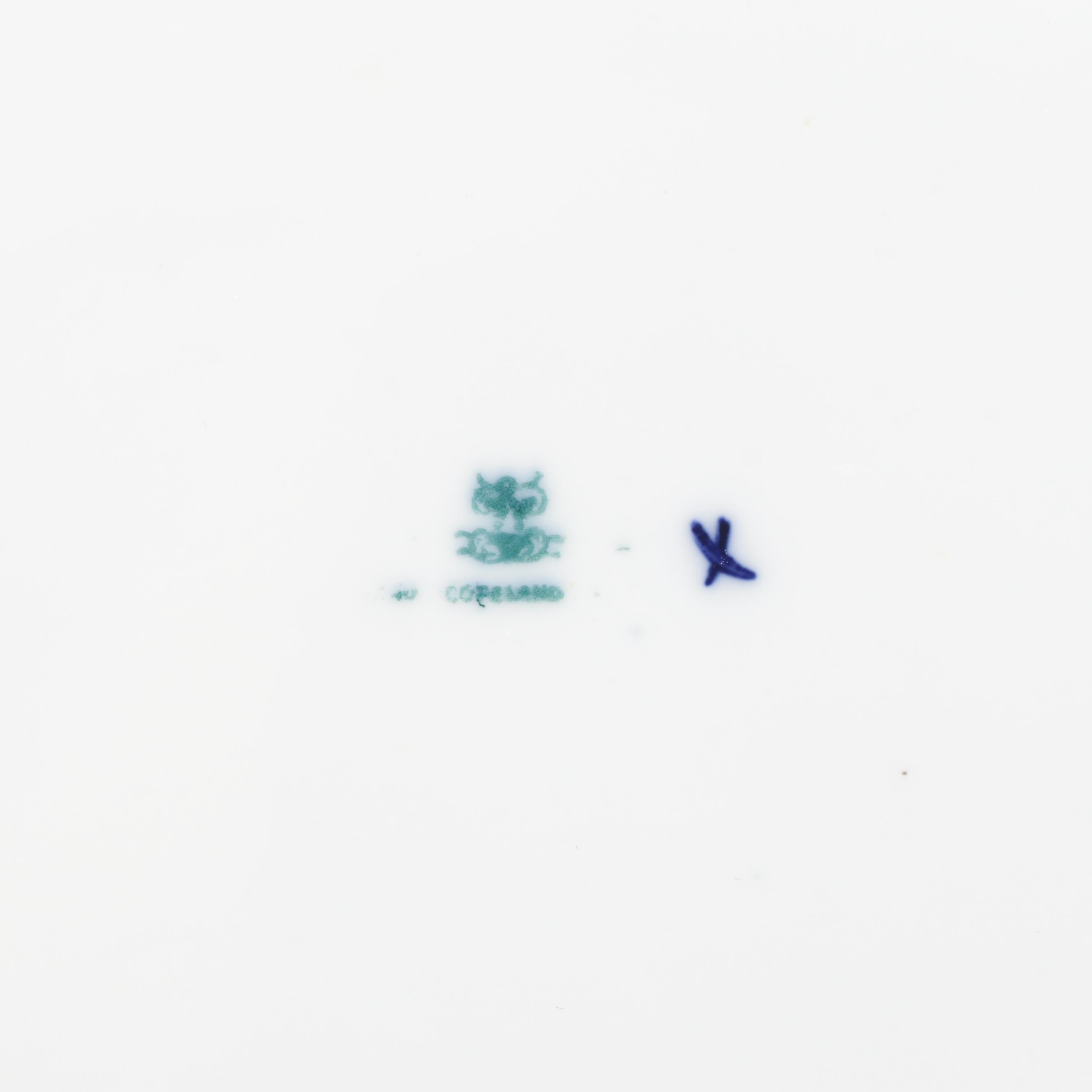 W. T. Copeland Imari Style Lobed Porcelain Bowl, Late 19th Century