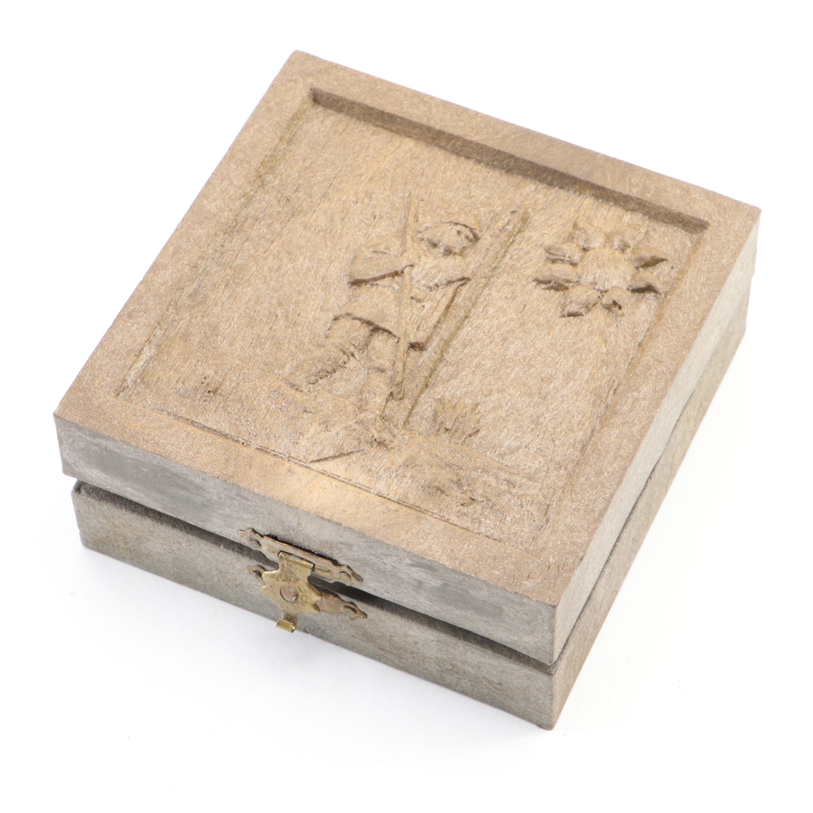 Equinoctial Sundial With Other Compasses and Keychain Compass