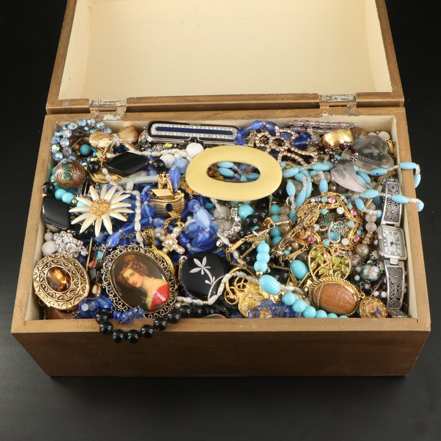 Uncommon Discoveries: Jewelry Collection