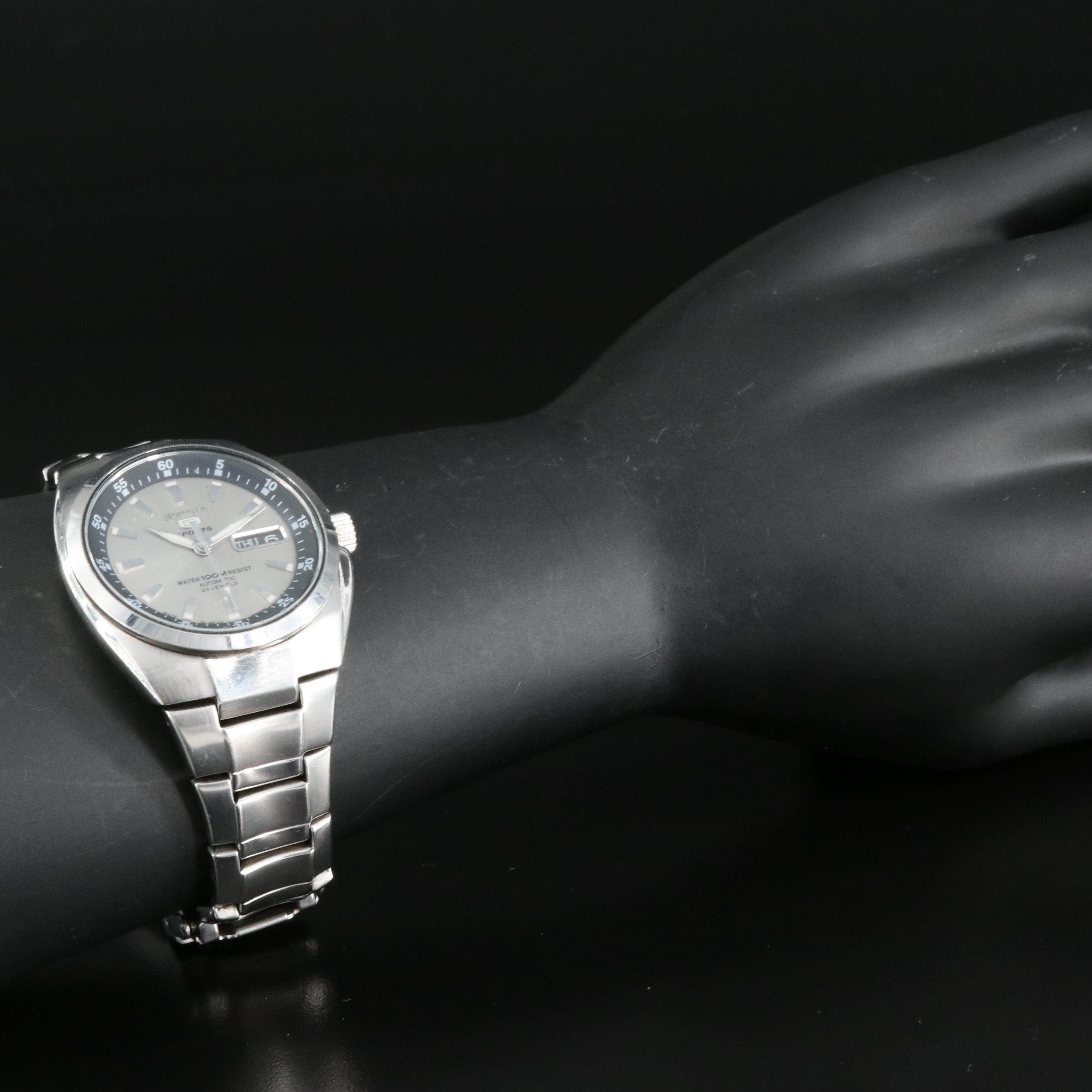 Seiko 5 Day - Date Sport Watch