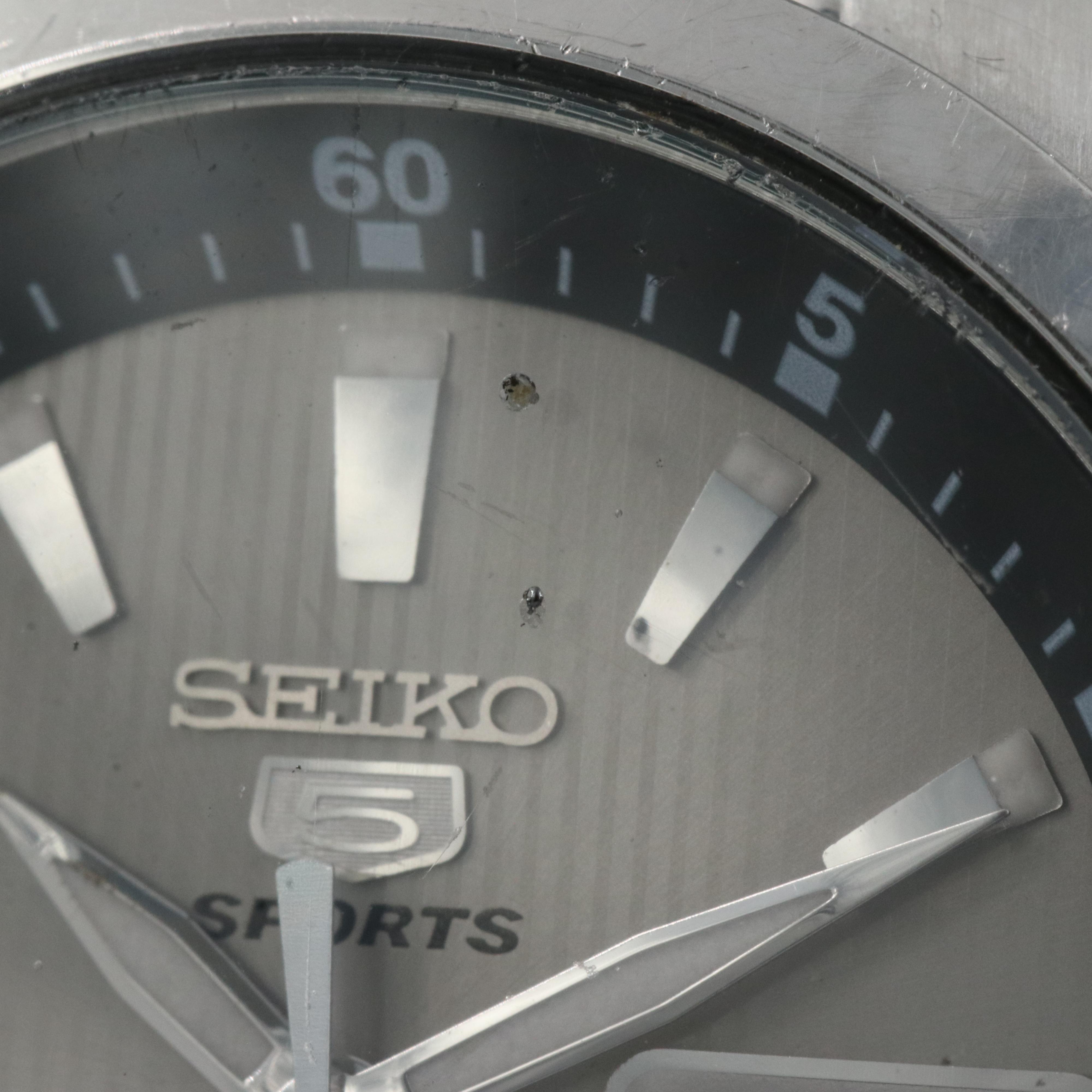 Seiko 5 Day - Date Sport Watch